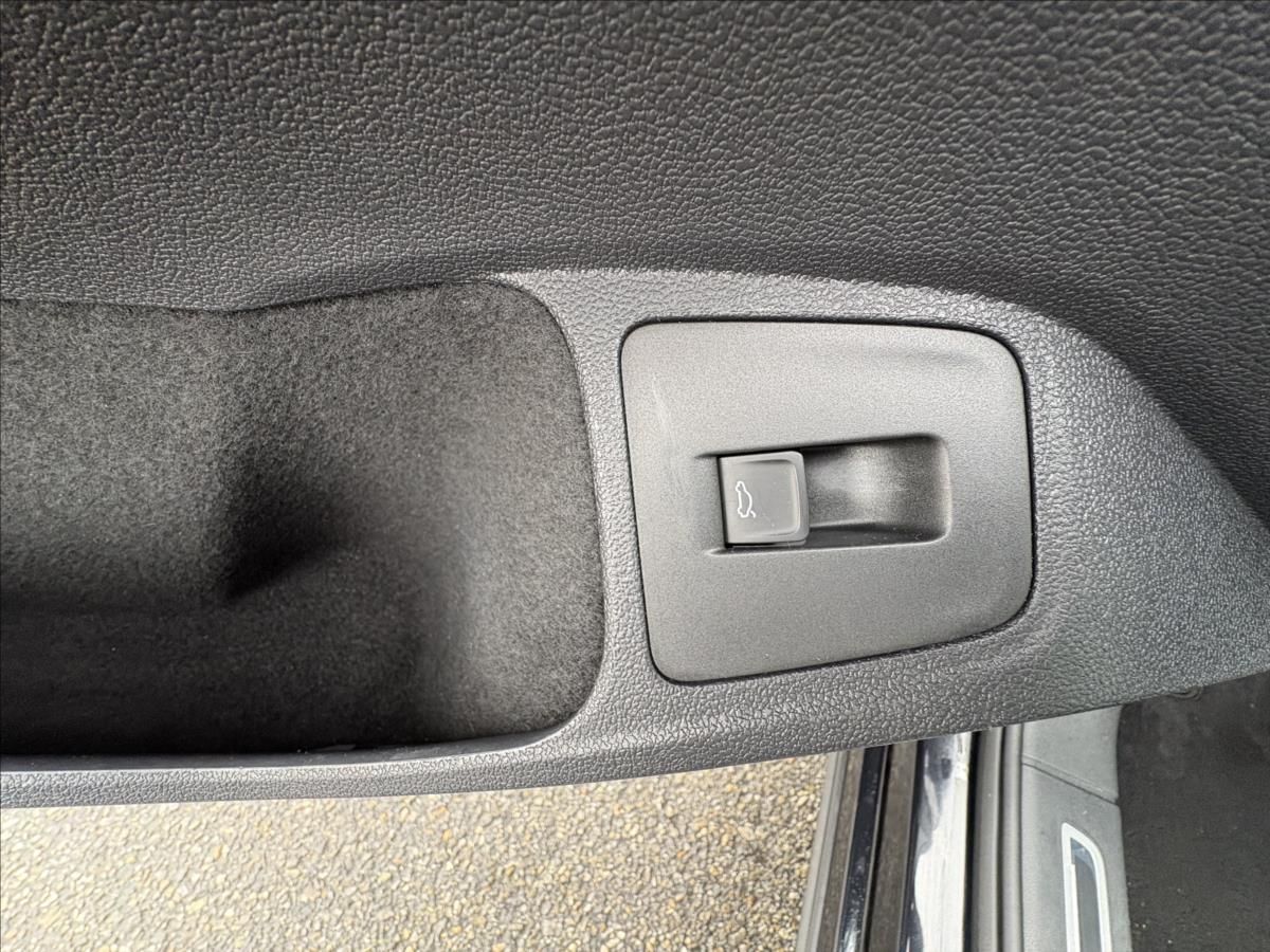 Volkswagen Tiguan, 2,0 TDi 140kW 4M,Led,Navi,ACC - fotka 5