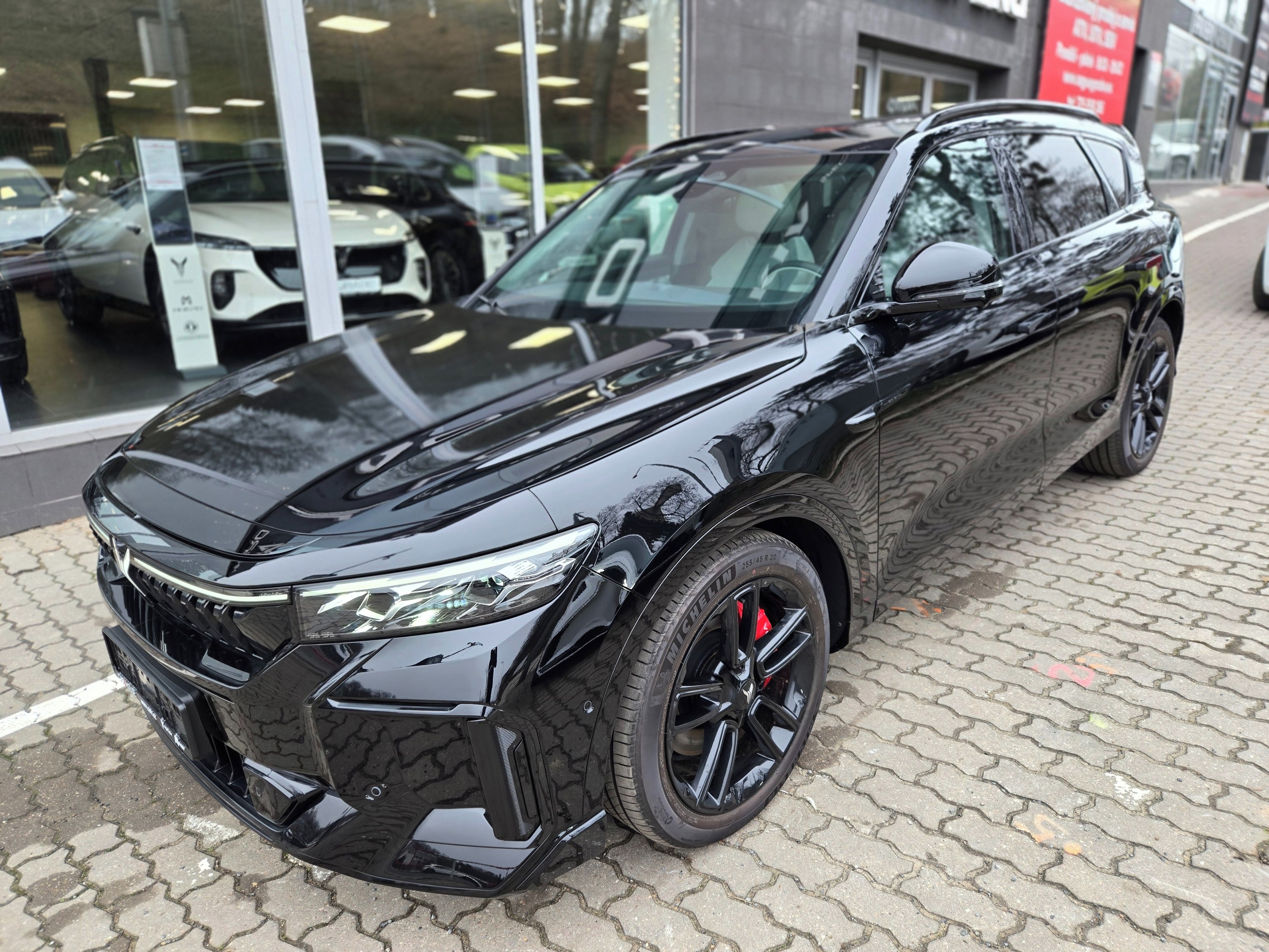 Voyah, FREE REV318 AWD HYBRID - fotka 2