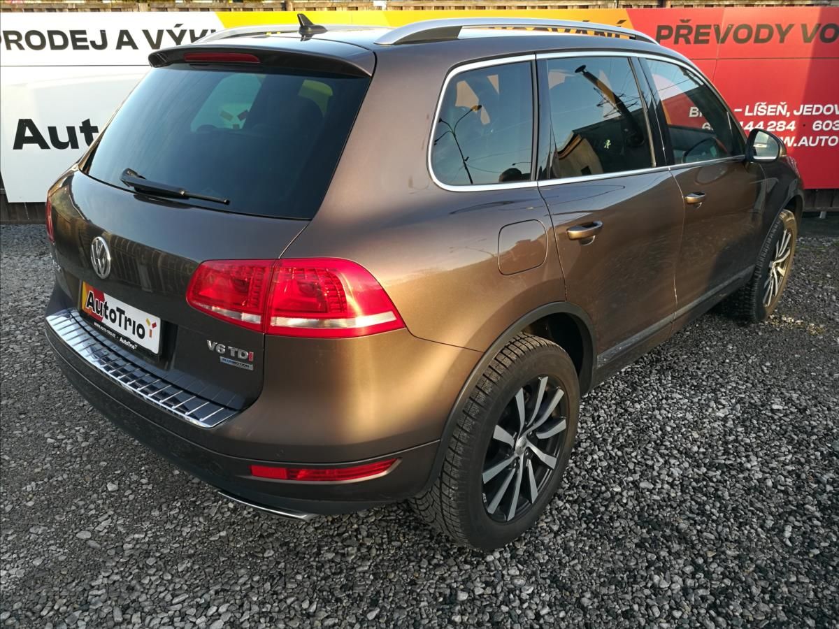 Volkswagen Touareg, 3,0 TDI V6 Tiptronic - fotka 3