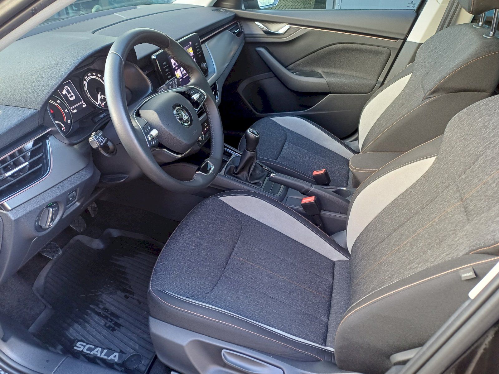 Škoda Scala, Style TSI 1.0 / 81 kW M6F - fotka 6