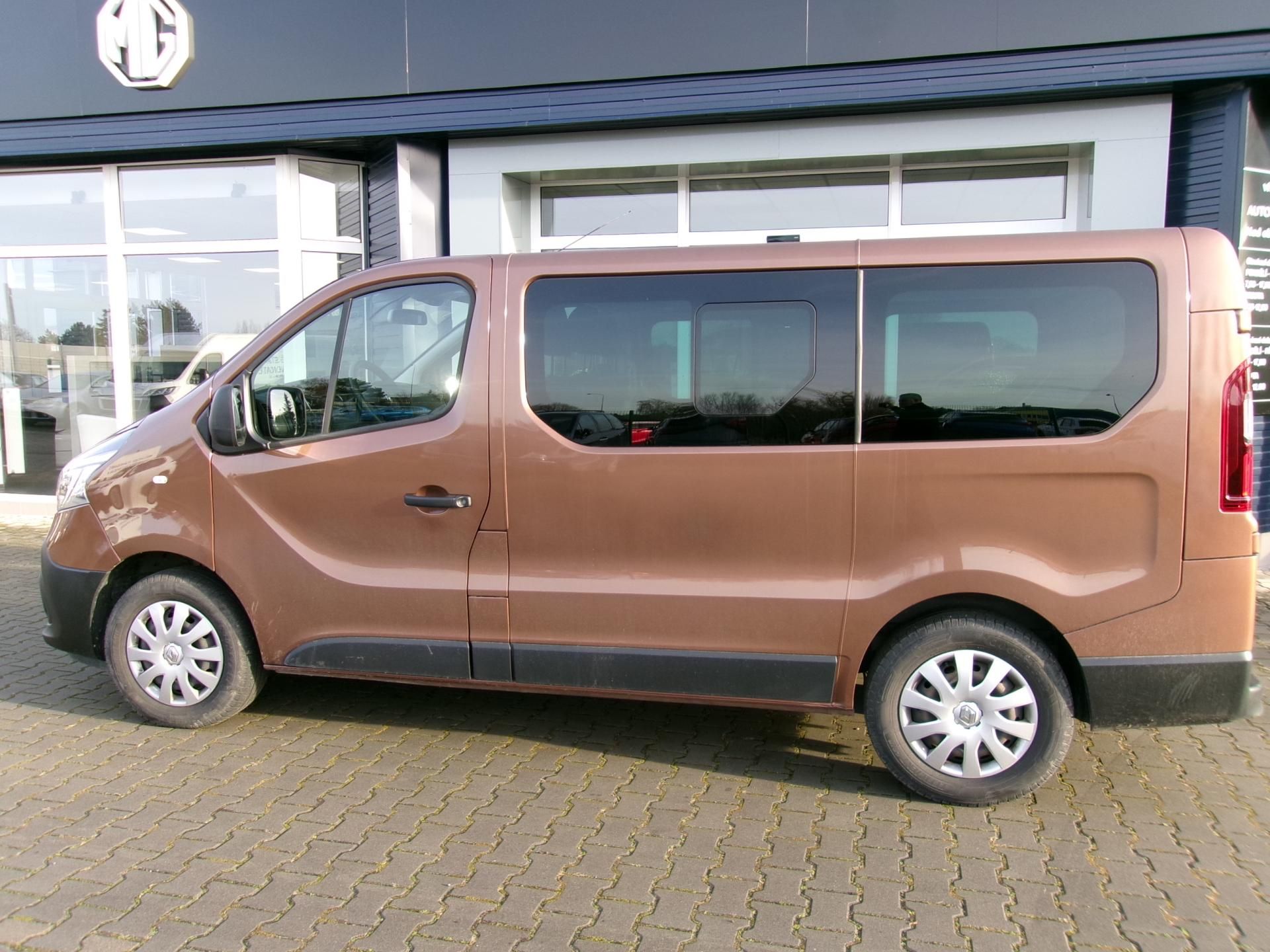 Renault Trafic, 2.0 dCi 6míst - fotka 6