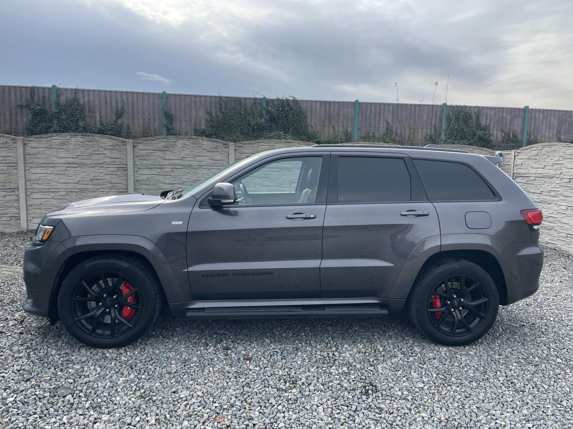 Jeep Grand Cherokee, 6.4i 480PS HEMI SRT CZ 78000KM - fotka 6