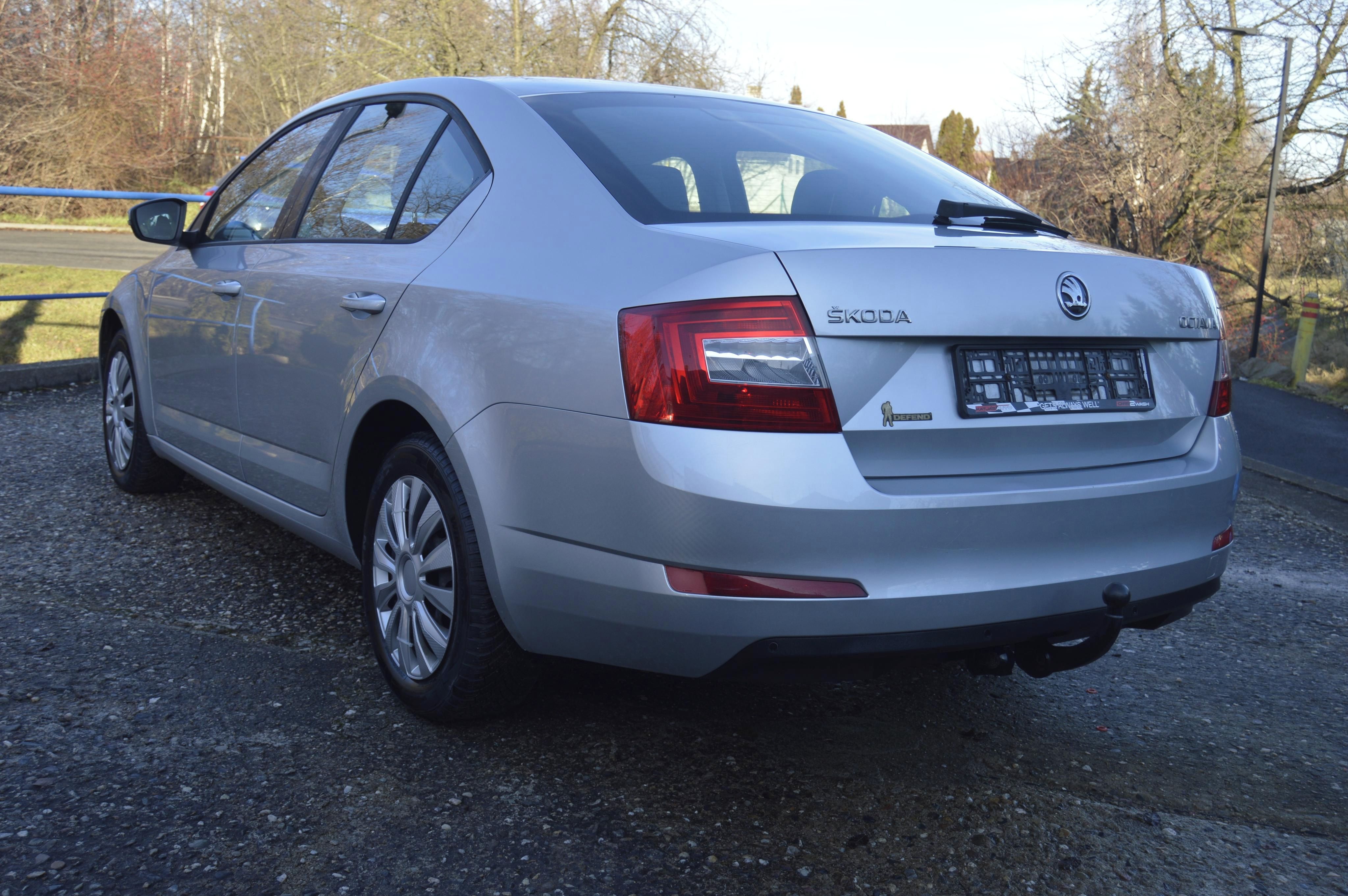 Škoda Octavia, 1.6 TDI 66 KW * HEZKÝ STAV * - fotka 4