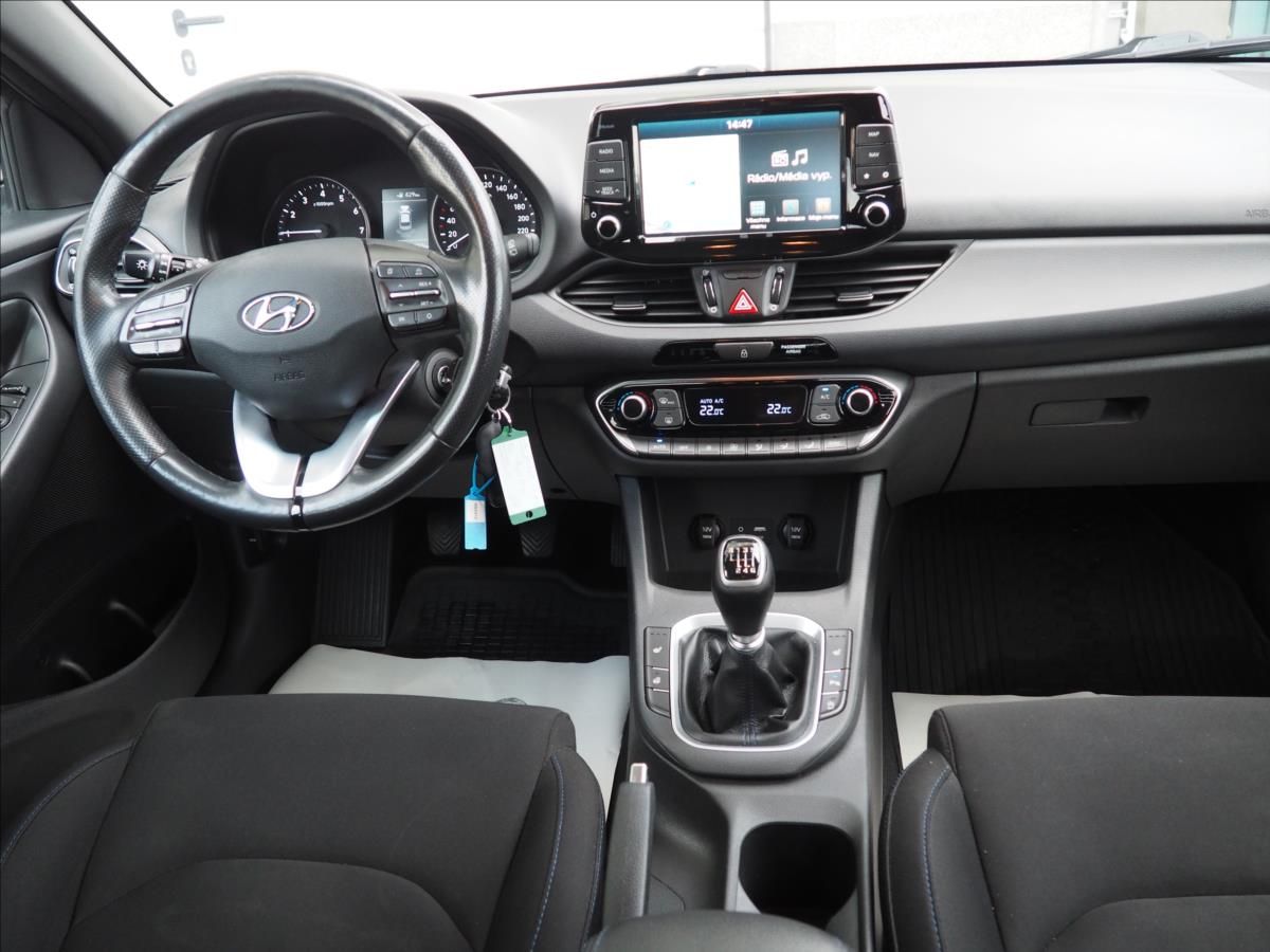 Hyundai i30, 1,4 T-GDI  GO - fotka 6