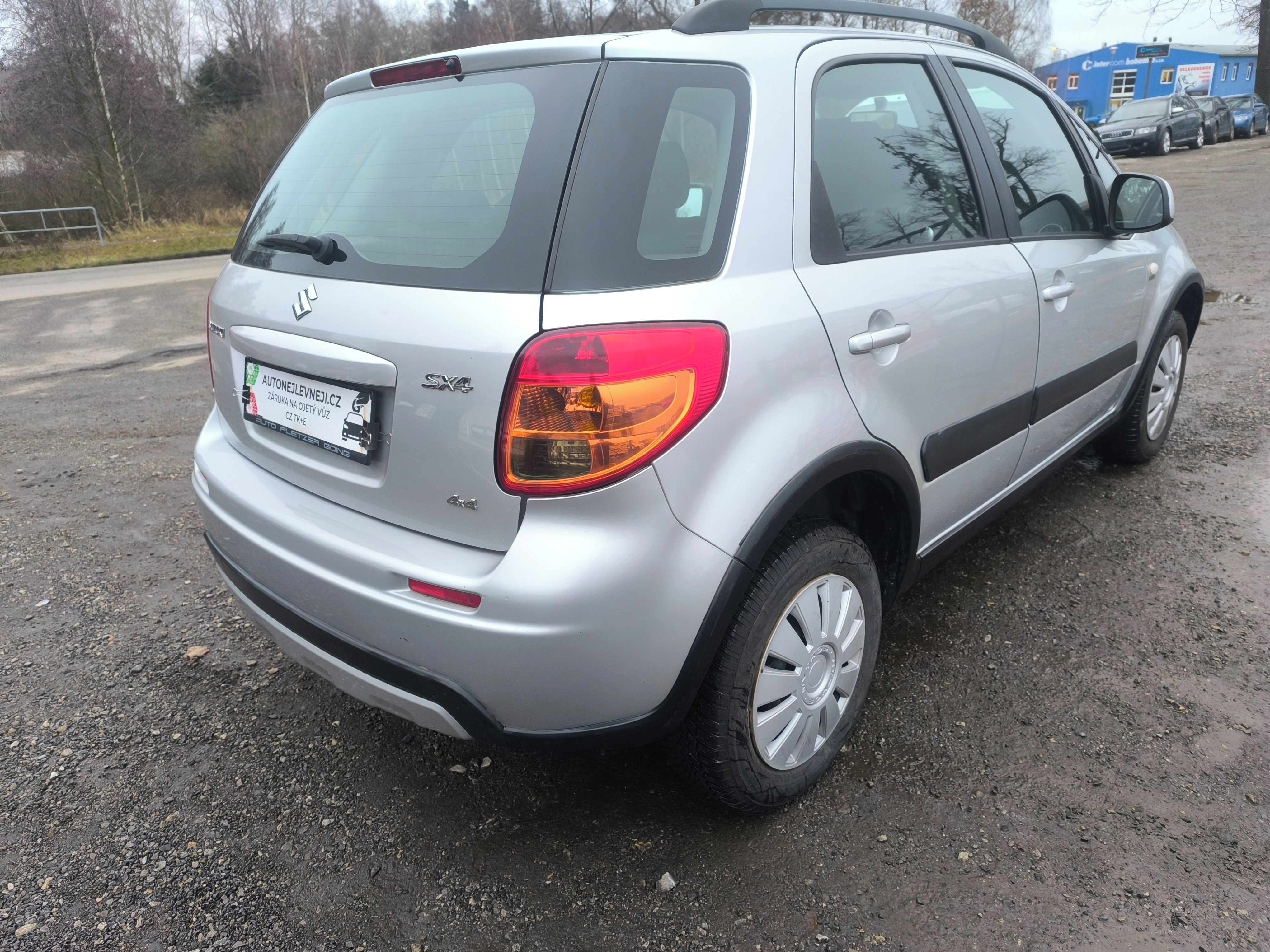 Suzuki SX4, 4X4,KRÁSNÝ,95KM,1MAJ74L,VÝBAVA - fotka 4