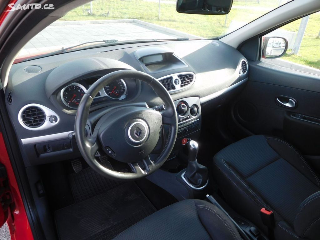 Renault Clio, Grandtour 1.2i 55 kW, Tempomat - fotka 6