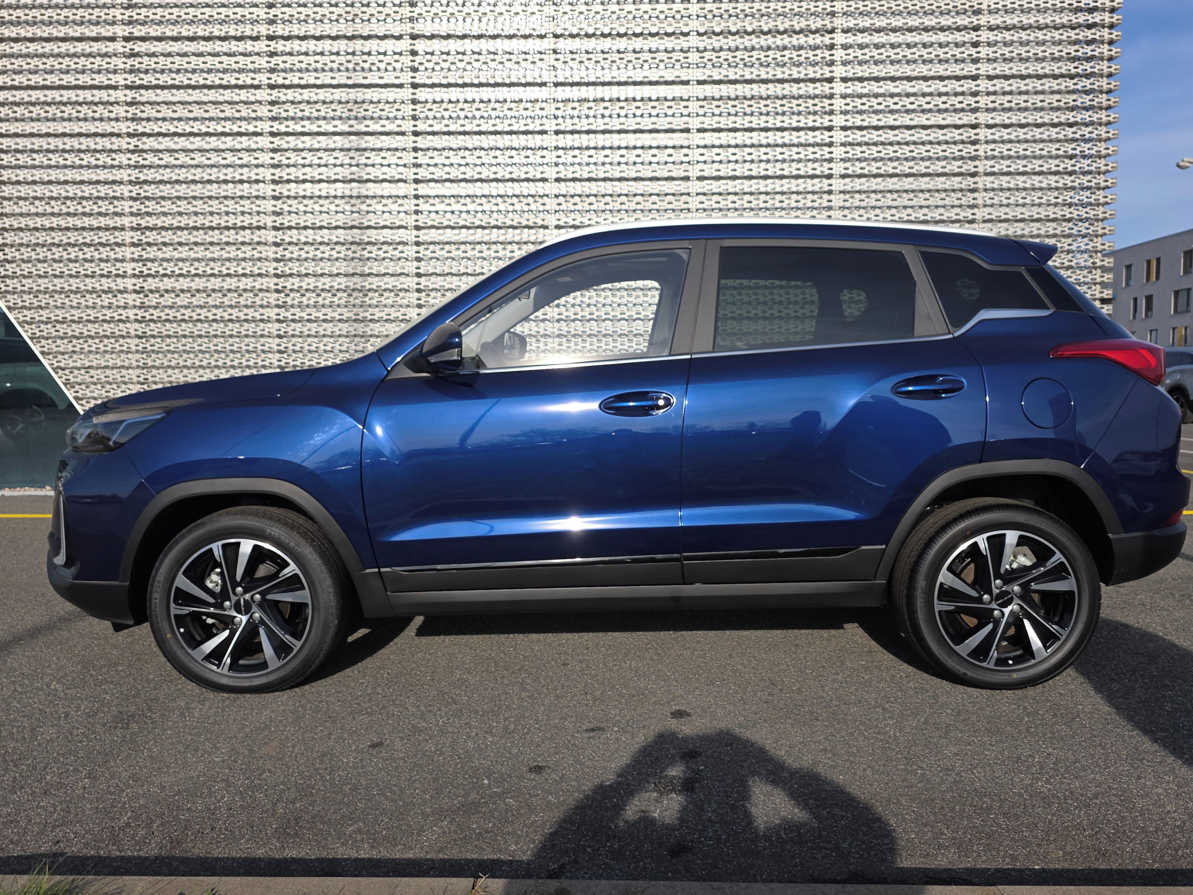 BAIC X3, LUXURY 1,5T 100kW CVT 4x2 - fotka 2