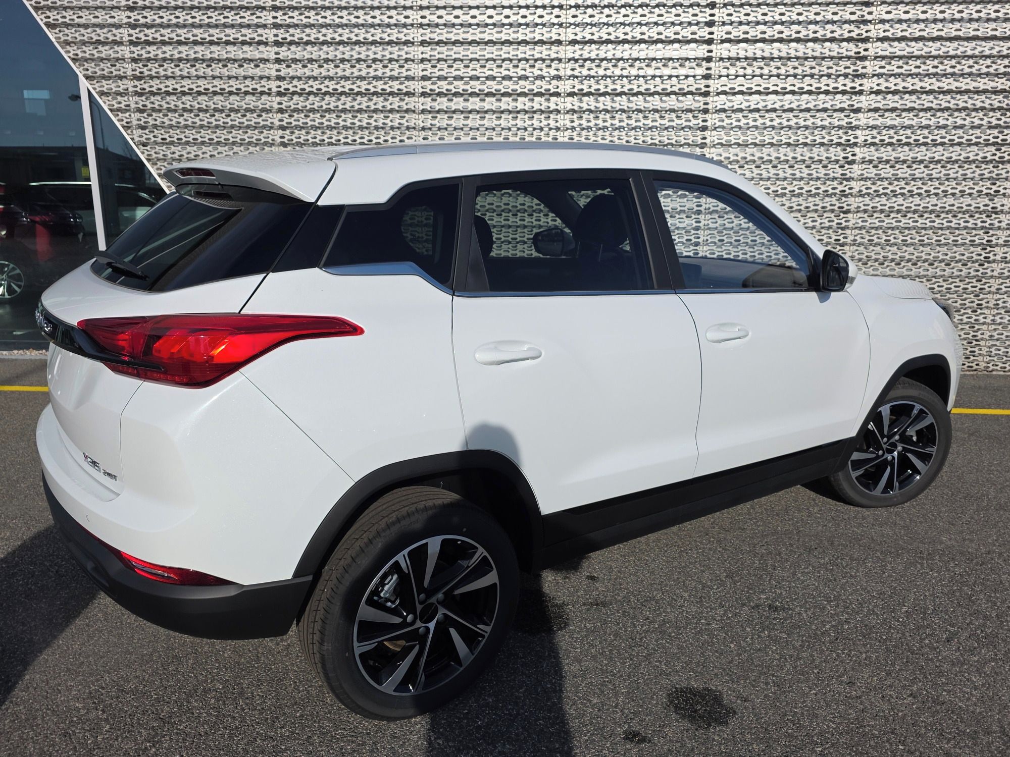 BAIC X3, LUXURY 1,5T 100kW 6/MT 4x2 - fotka 3