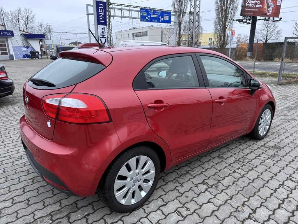 Kia Rio, 1.4i 80 kW digi. klima - fotka 5