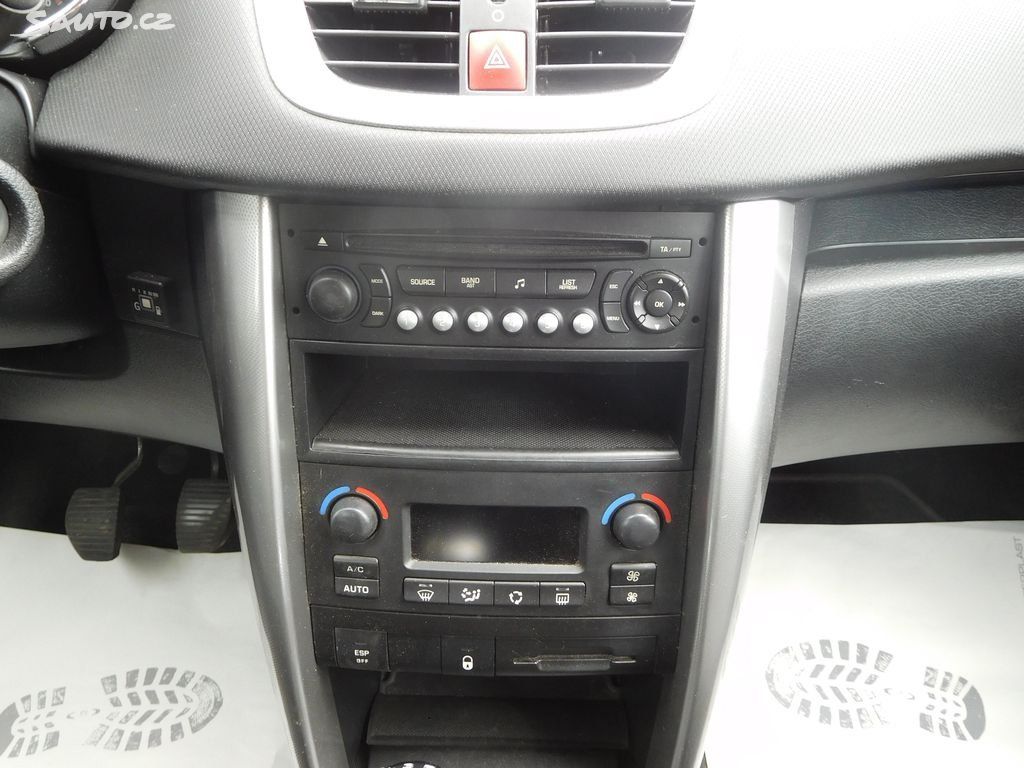 Peugeot 207, 1.6i + LPG, 88 kW, Klima - fotka 6
