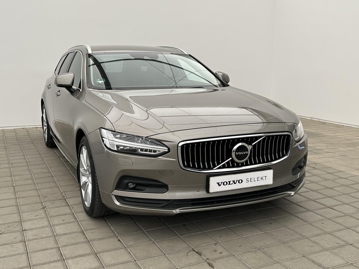 Volvo V90, 2.0B4 145kW Momentum PRO - fotka 3