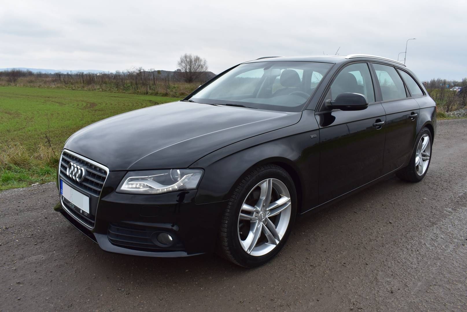 Audi A4 Avant, 2,0 TDI S-LINE,NAVI,SERVISKA