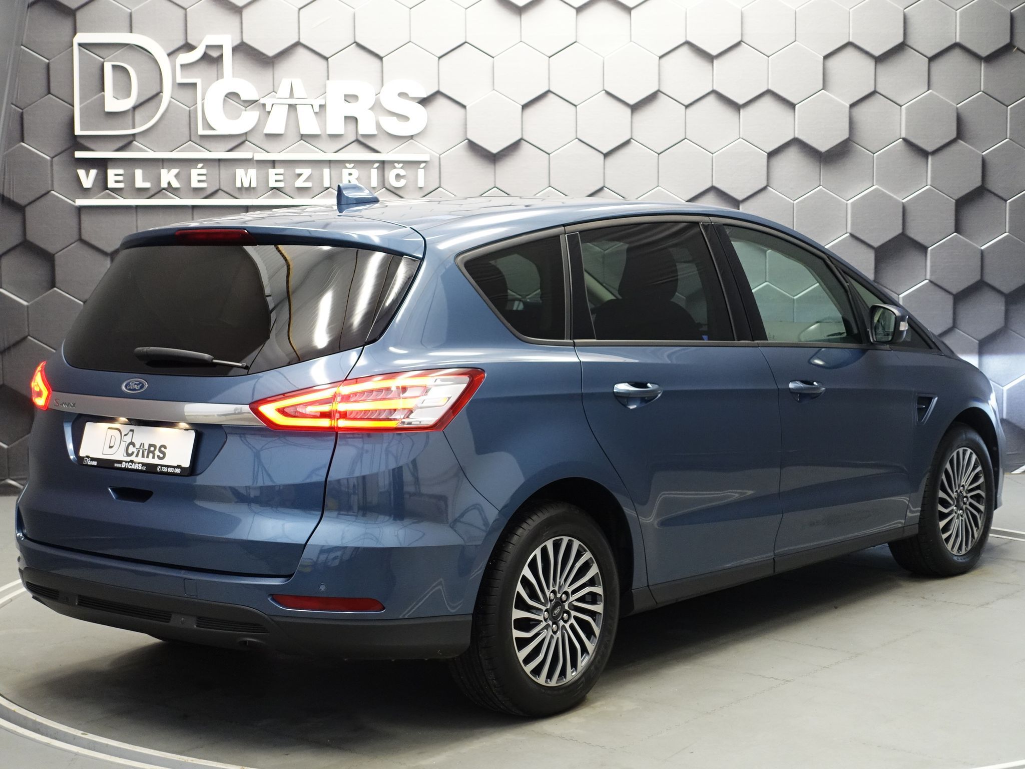 Ford S-MAX, 110 kw, manuál, LED světlomety - fotka 5
