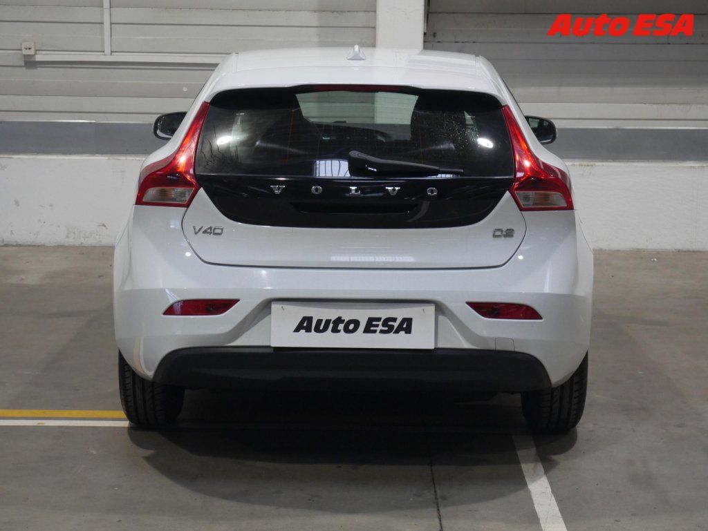 Volvo V40, 1.6 D,AC - fotka 5