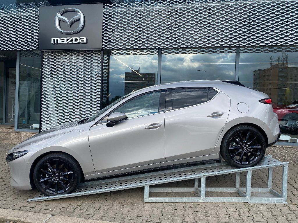 Mazda 3, 2026 2.0L X186 AT Center Line - fotka 2