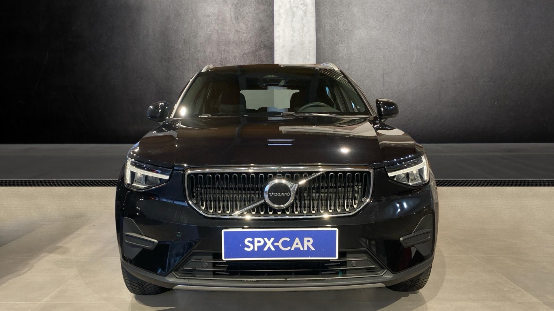 Volvo XC40, CORE, B3 FWD, 120+10 kW / 163+