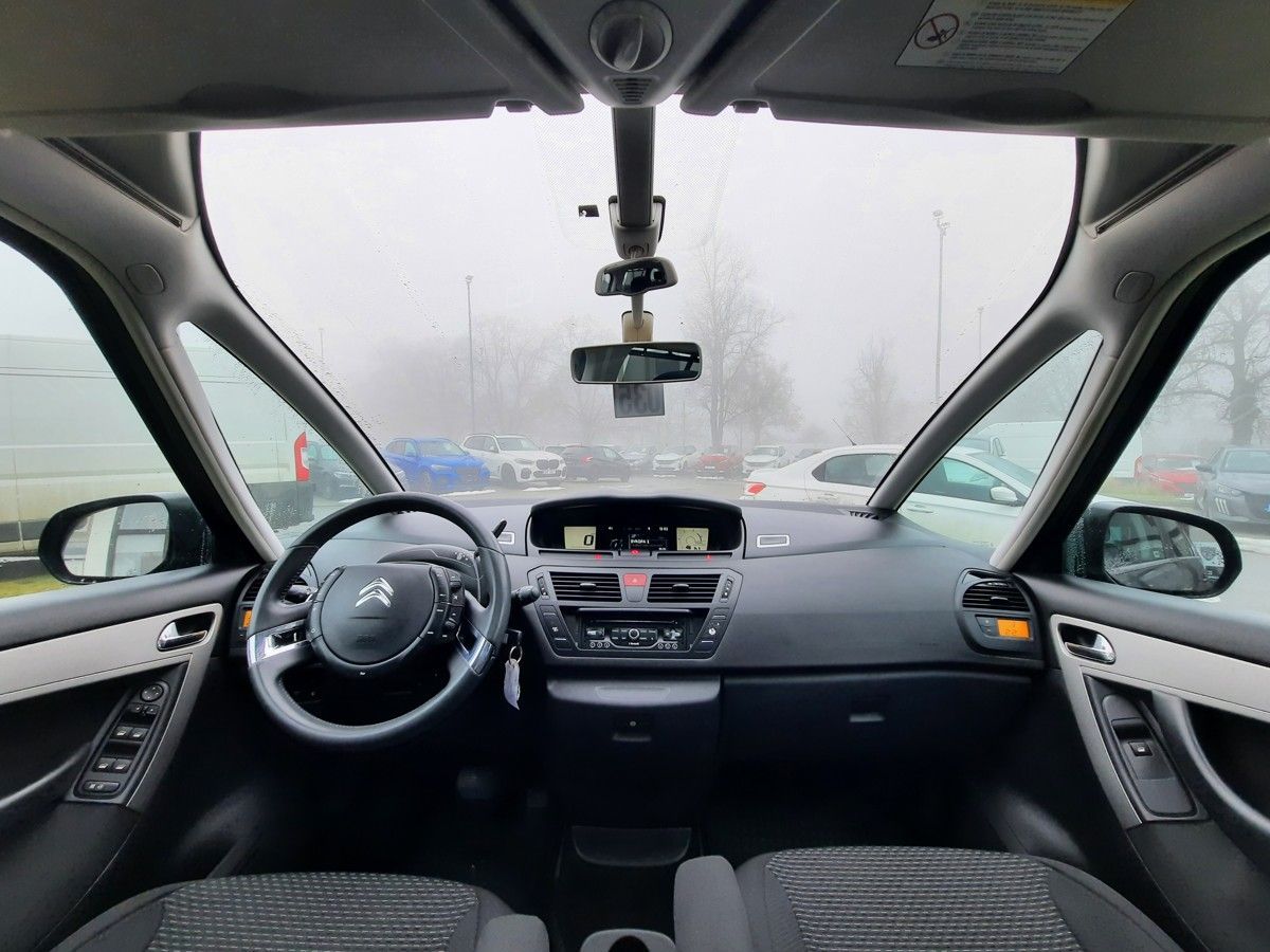 Citroën C4 Picasso, 1,6 eHDI 112k STT 7 Míst - fotka 2