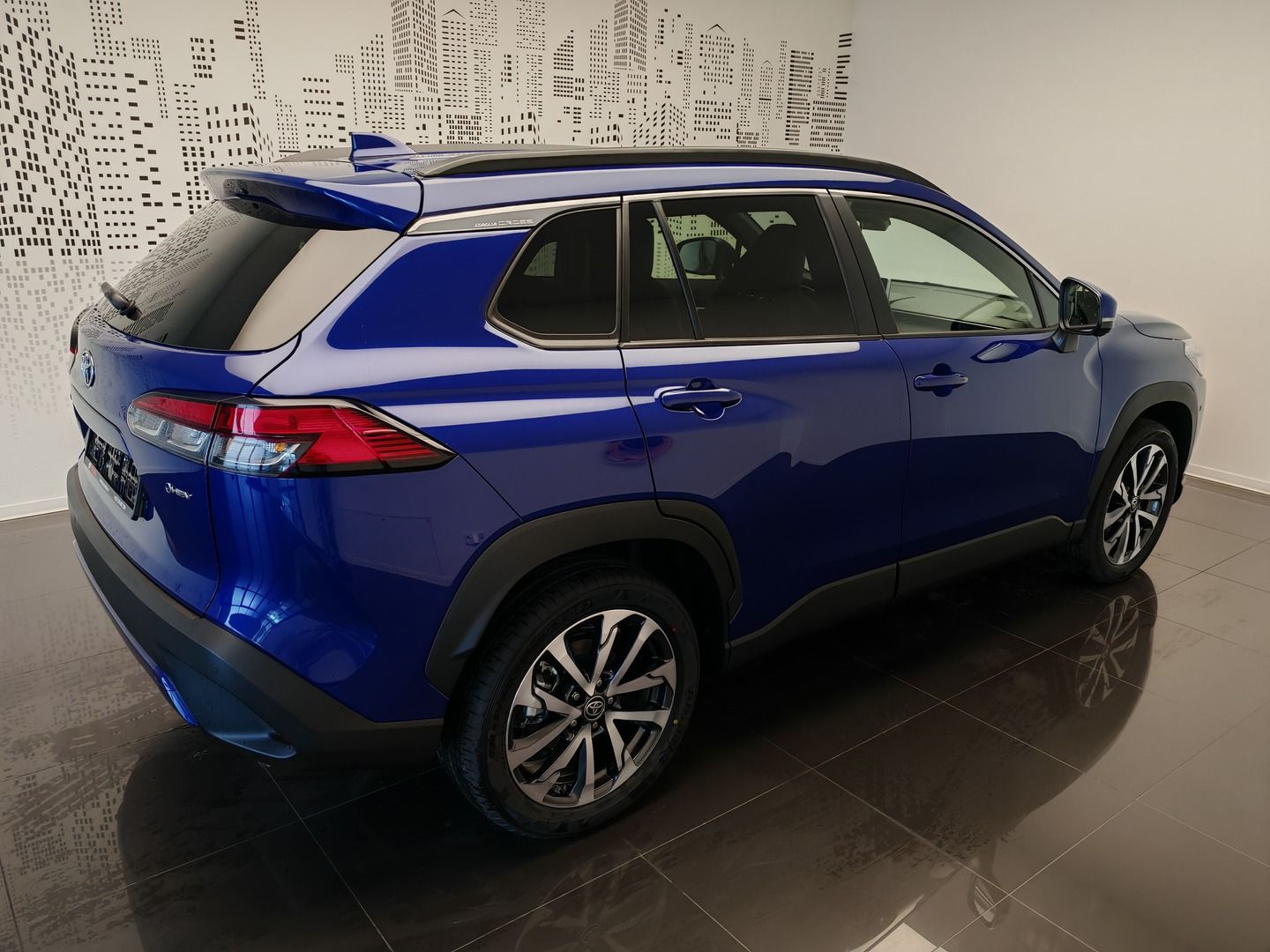 Toyota Corolla Cross, 2,0 Hybrid e-CVT Executive - fotka 4