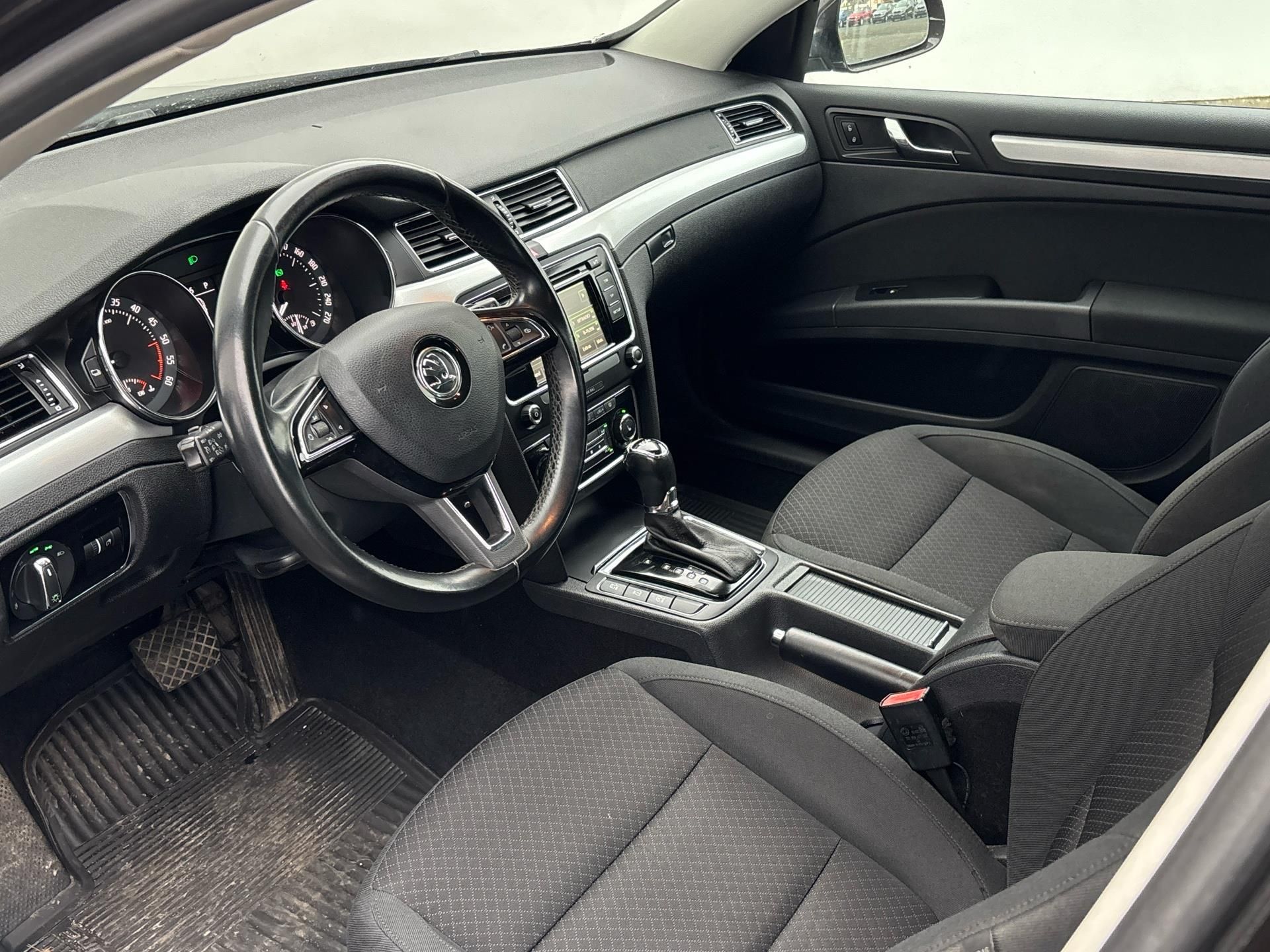 Škoda Superb, 2.0 TDI / 103 kW AMBITION DSG - fotka 6