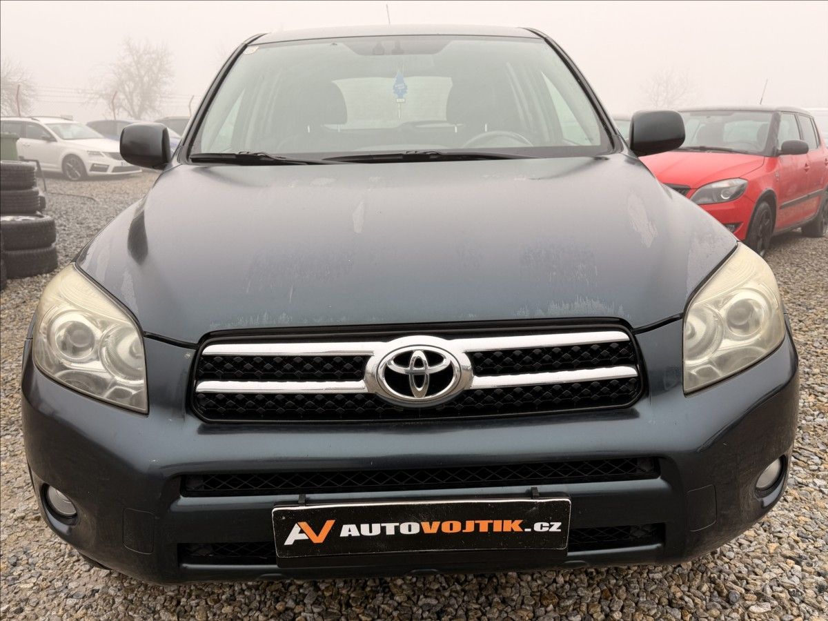 Toyota Rav4, 2,2 130kW 4X4 TAŽNÉ WEBASTO - fotka 2