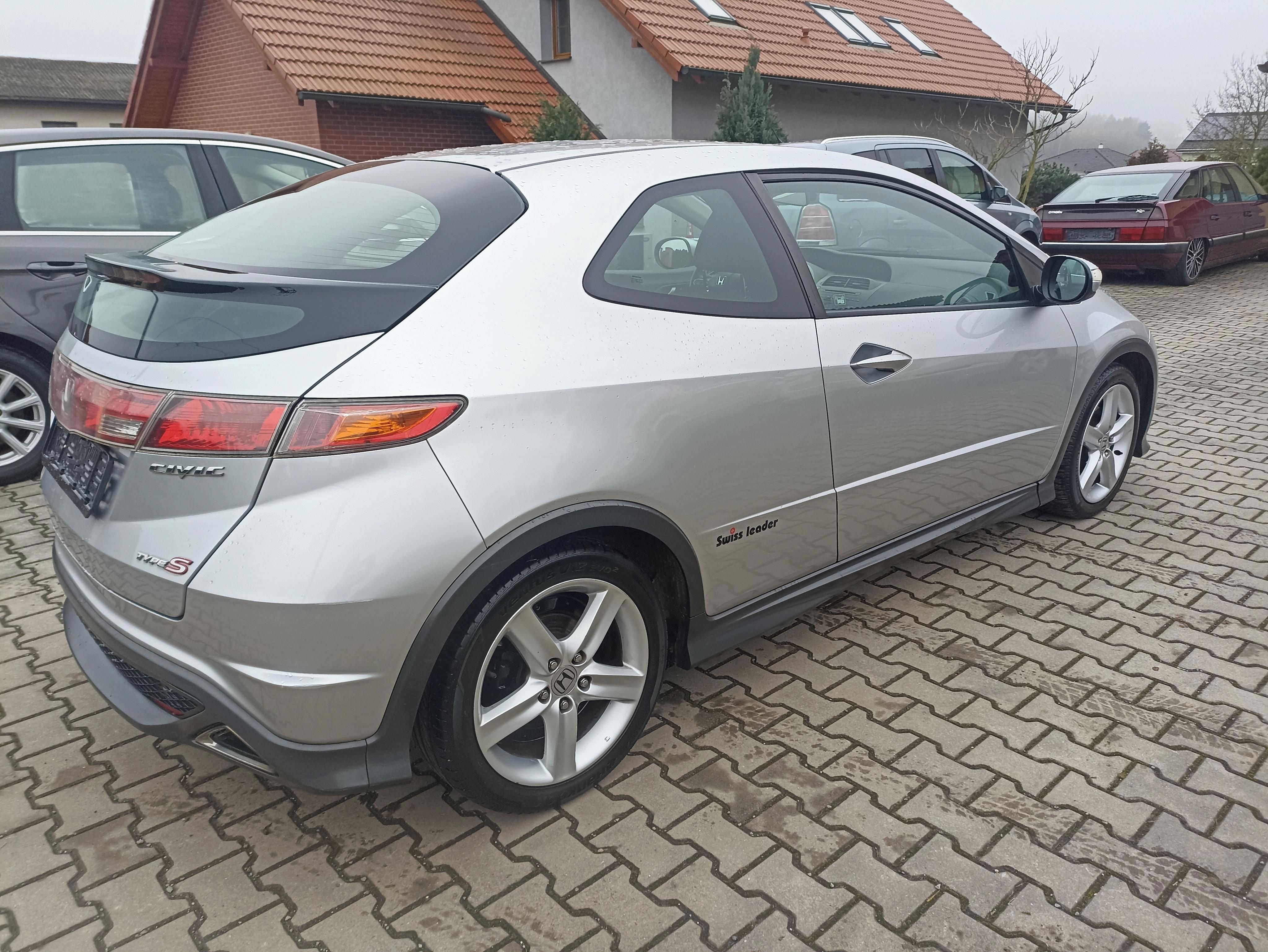 Honda Civic, 1.8 16v 3dv Type S - fotka 5