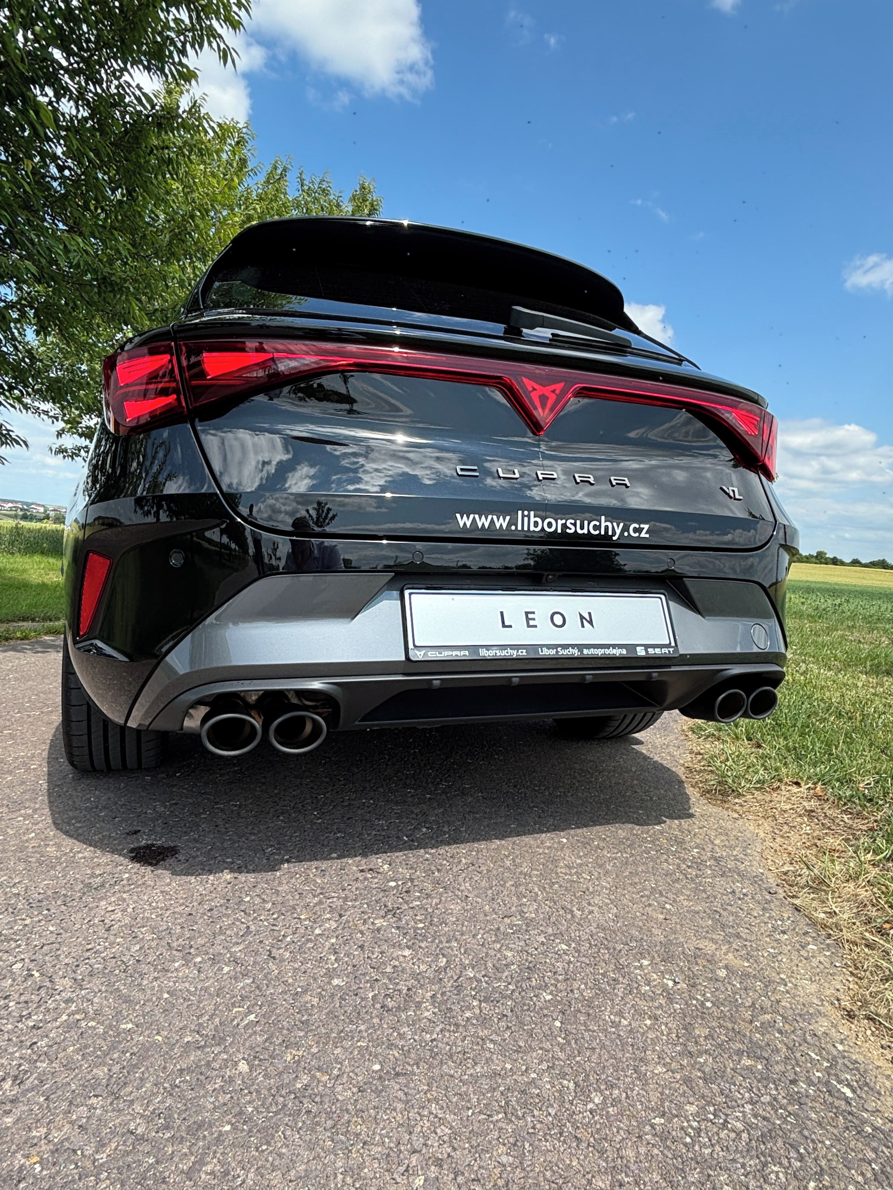 Cupra Leon, Leon SP VZ 2.0 TSI 333k DSG 4W - fotka 4