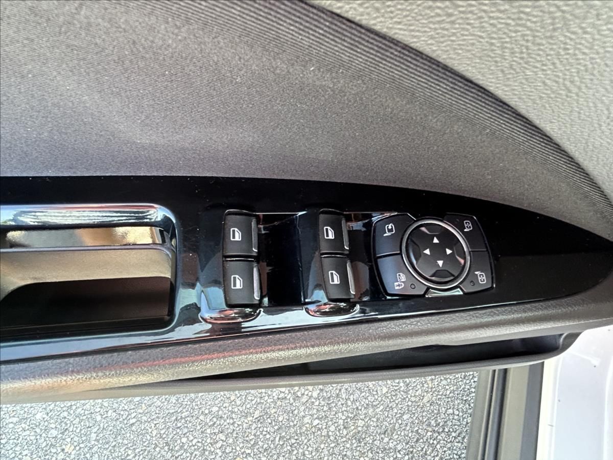 Ford Mondeo, 2,0 TDCi 110kW,Led,Navi,ACC,Al - fotka 4