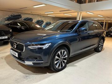 Cross C. B4 AWD Plus 360 kam.