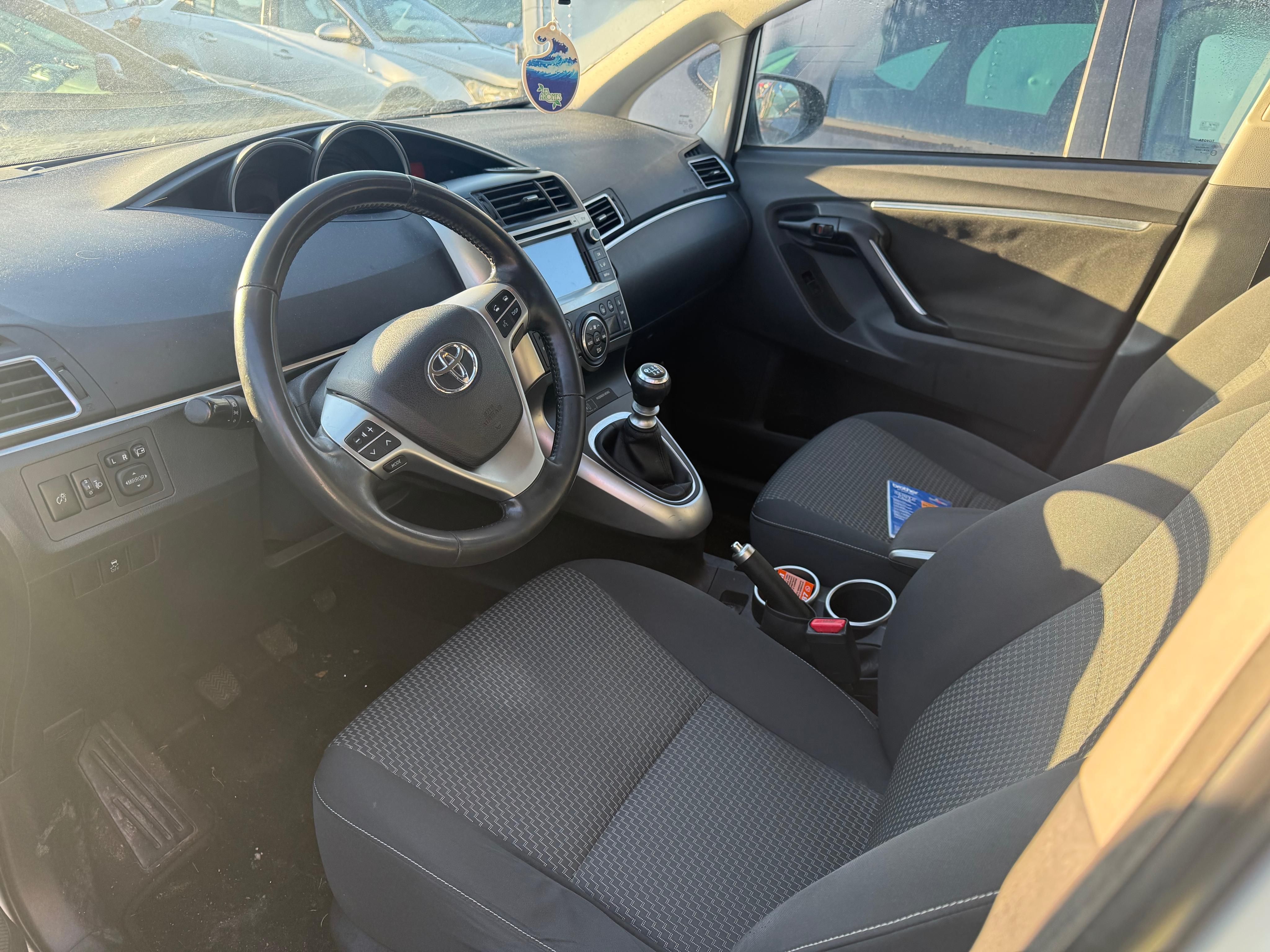 Toyota Verso, 1,6 D-Cat 82 kw.2014.7 míst - fotka 6