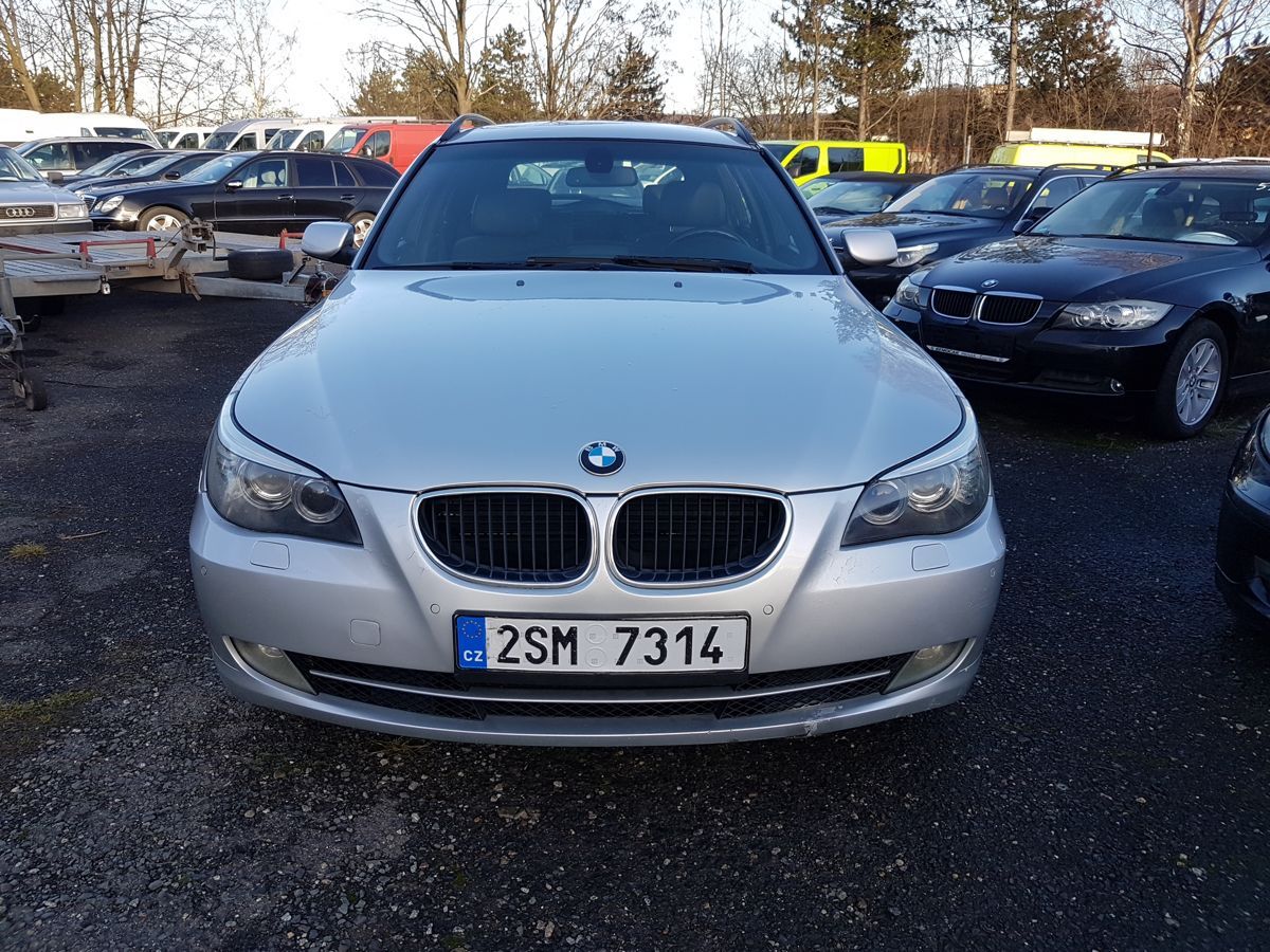 BMW Řada 5, 520 D 130KW NAVI NOVÁ STK - fotka 2