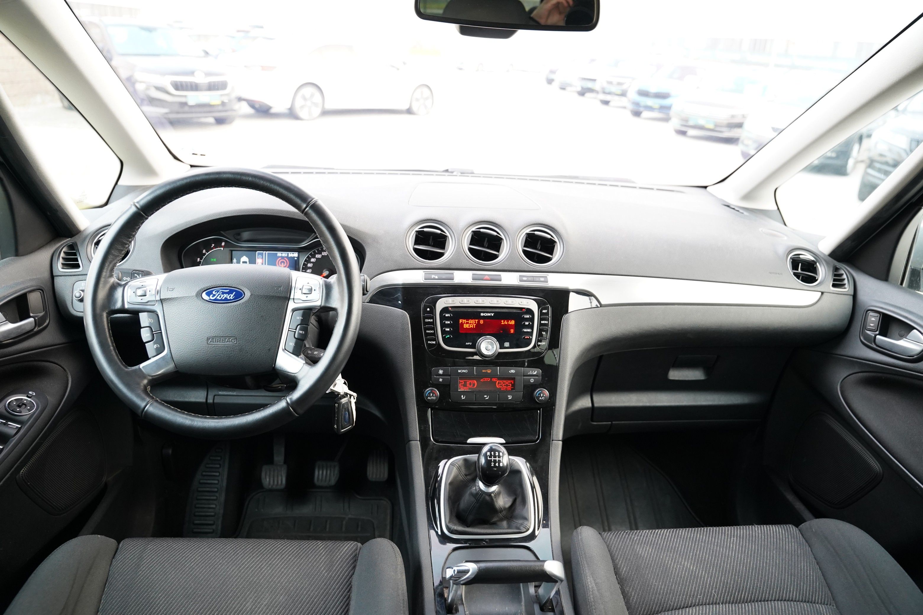 Ford Galaxy, 1.6 EcoBoost 118 kW Ghia - fotka 5