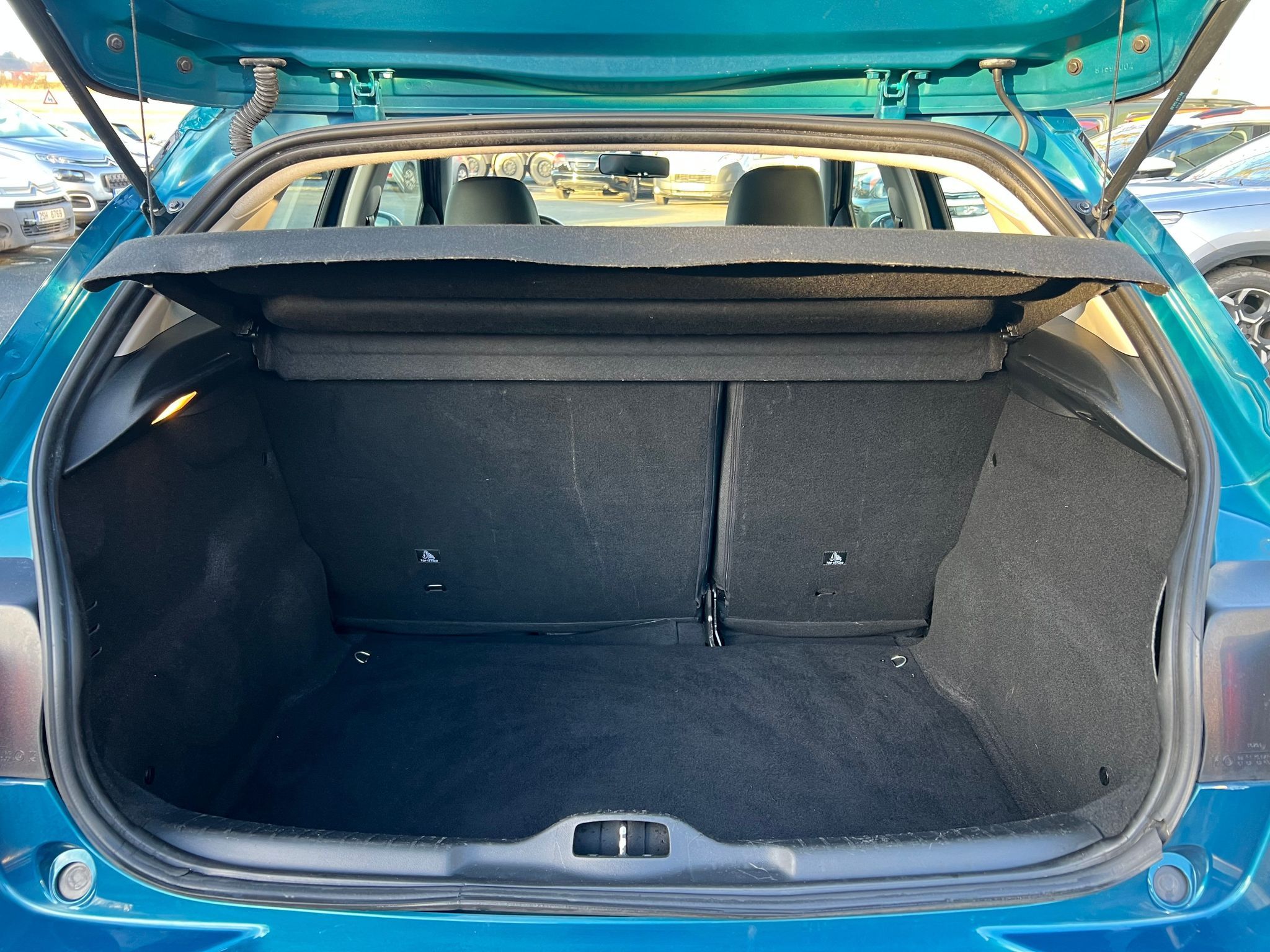Citroën C4 Cactus, 1.2 110k SERVIS ZÁRUKA KAMERA - fotka 6