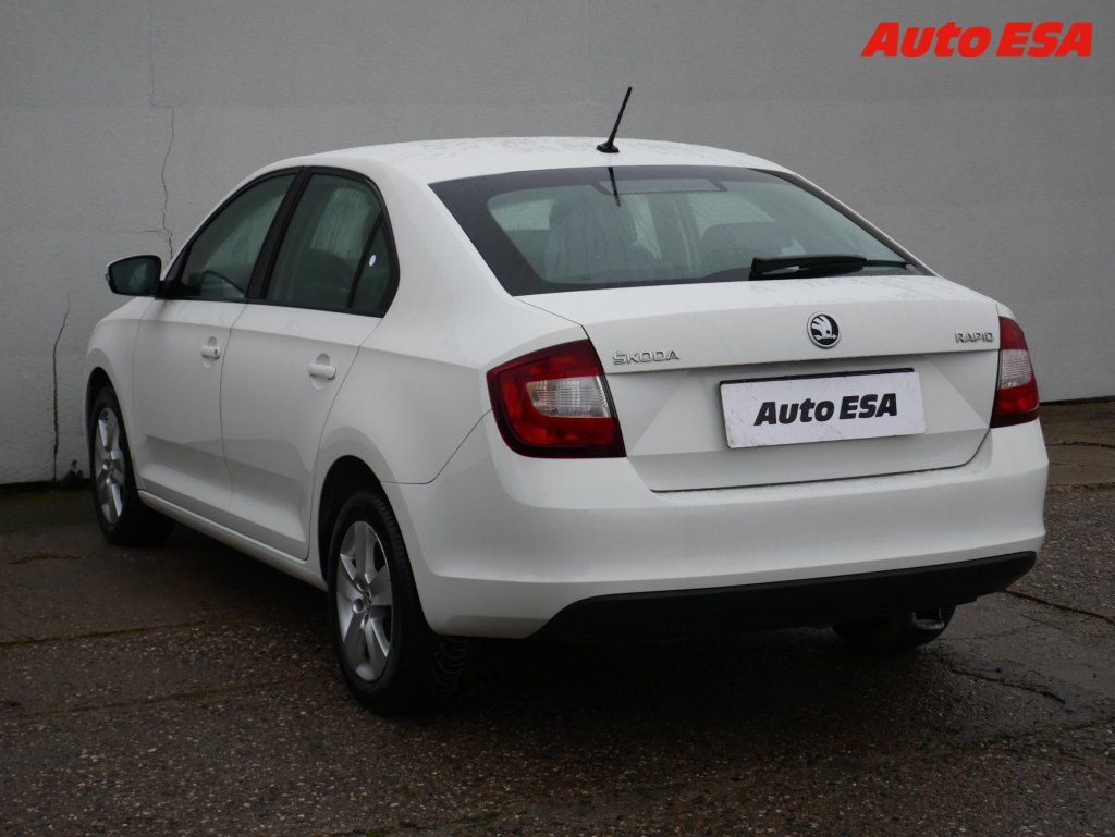 Škoda Rapid, 1.0 TSi,2.maj,ČR,Ambition - fotka 4