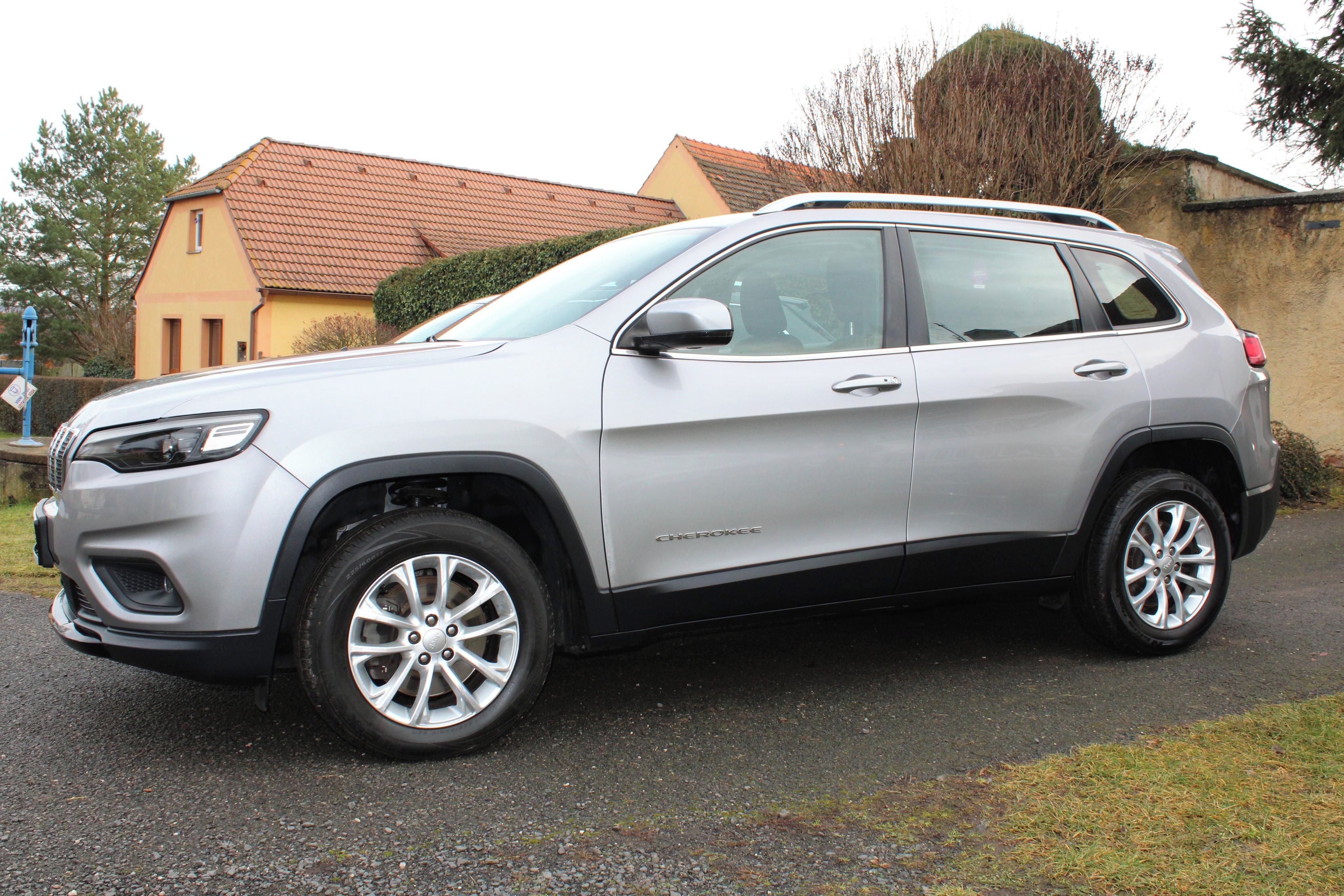 Jeep Cherokee, 2.2 M-Jet Longitude 4x4 - fotka 3