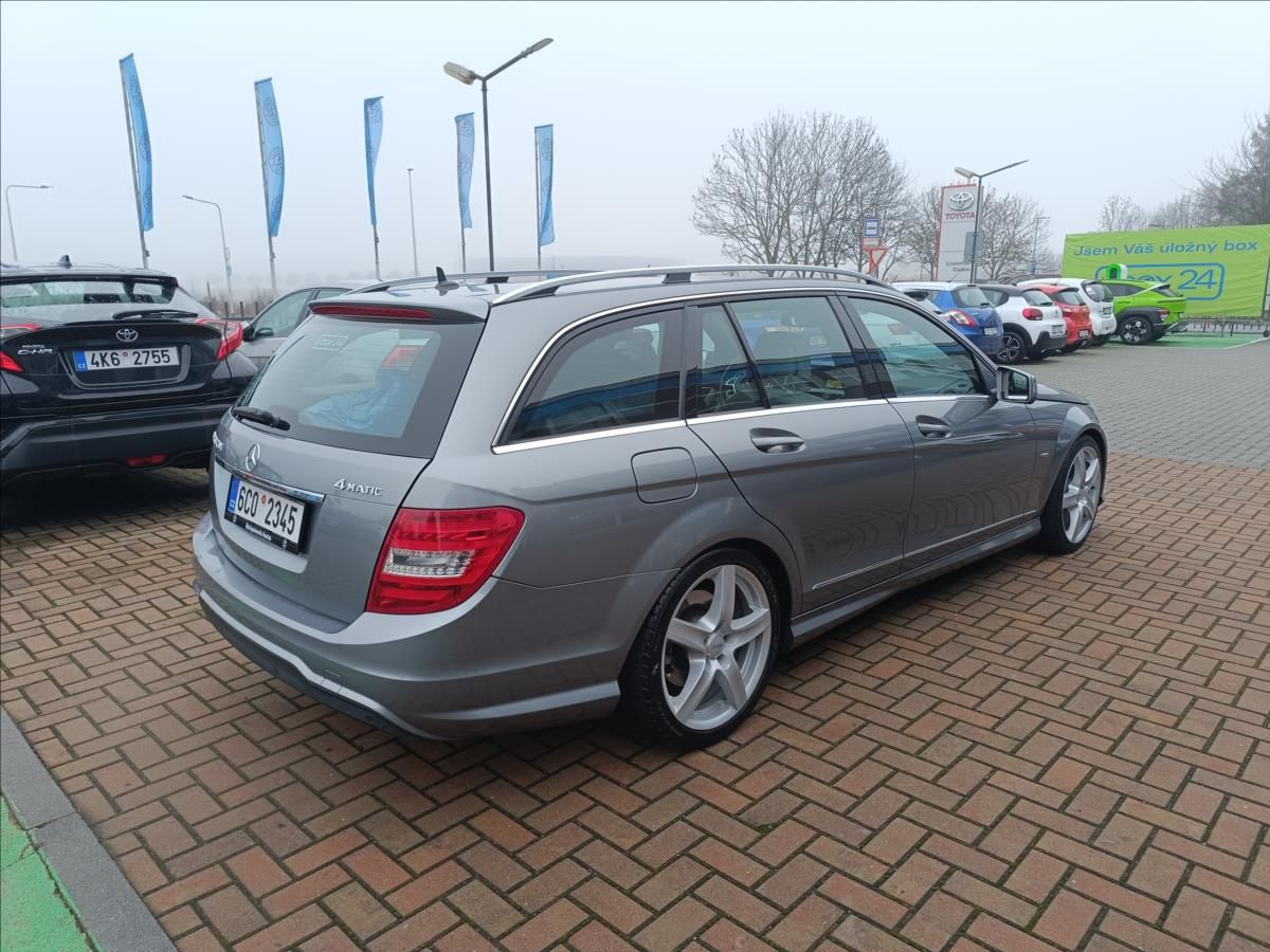 Mercedes-Benz Třídy C, 2,2 250 CDI 4MATIC - fotka 6