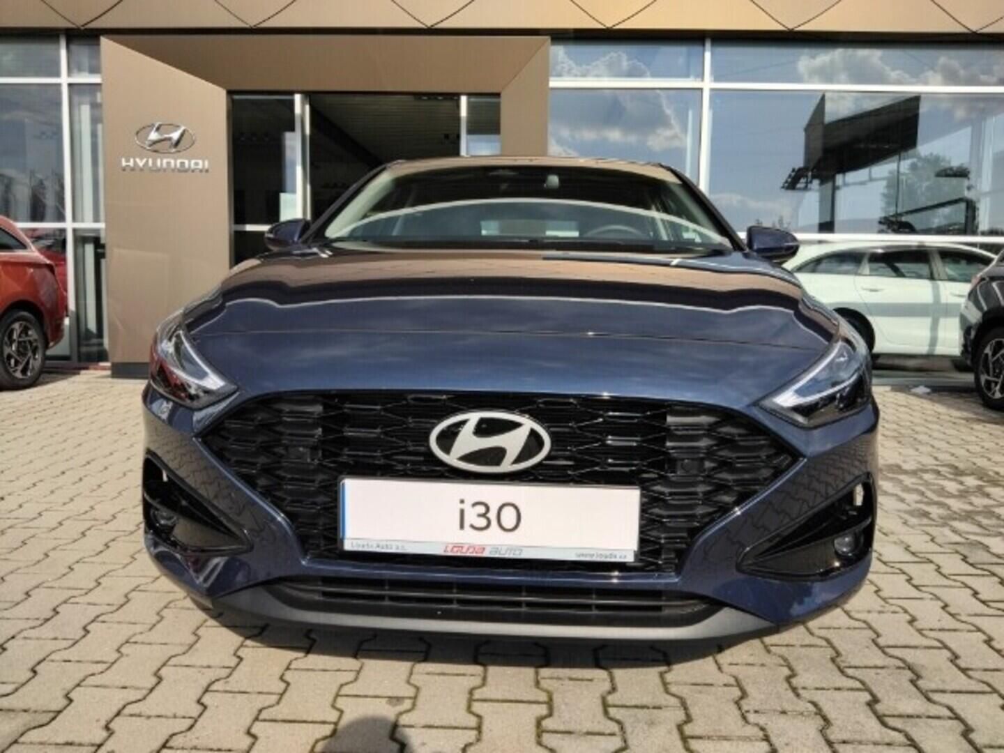Hyundai i30, HB PD PE Style 1,5i 71 kW - fotka 2
