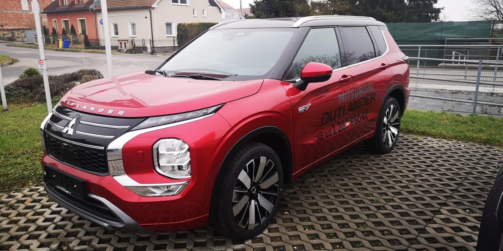 Mitsubishi Outlander, 2.4 PHEV INSTYLE 4WD NOVÝ VŮZ - fotka 5