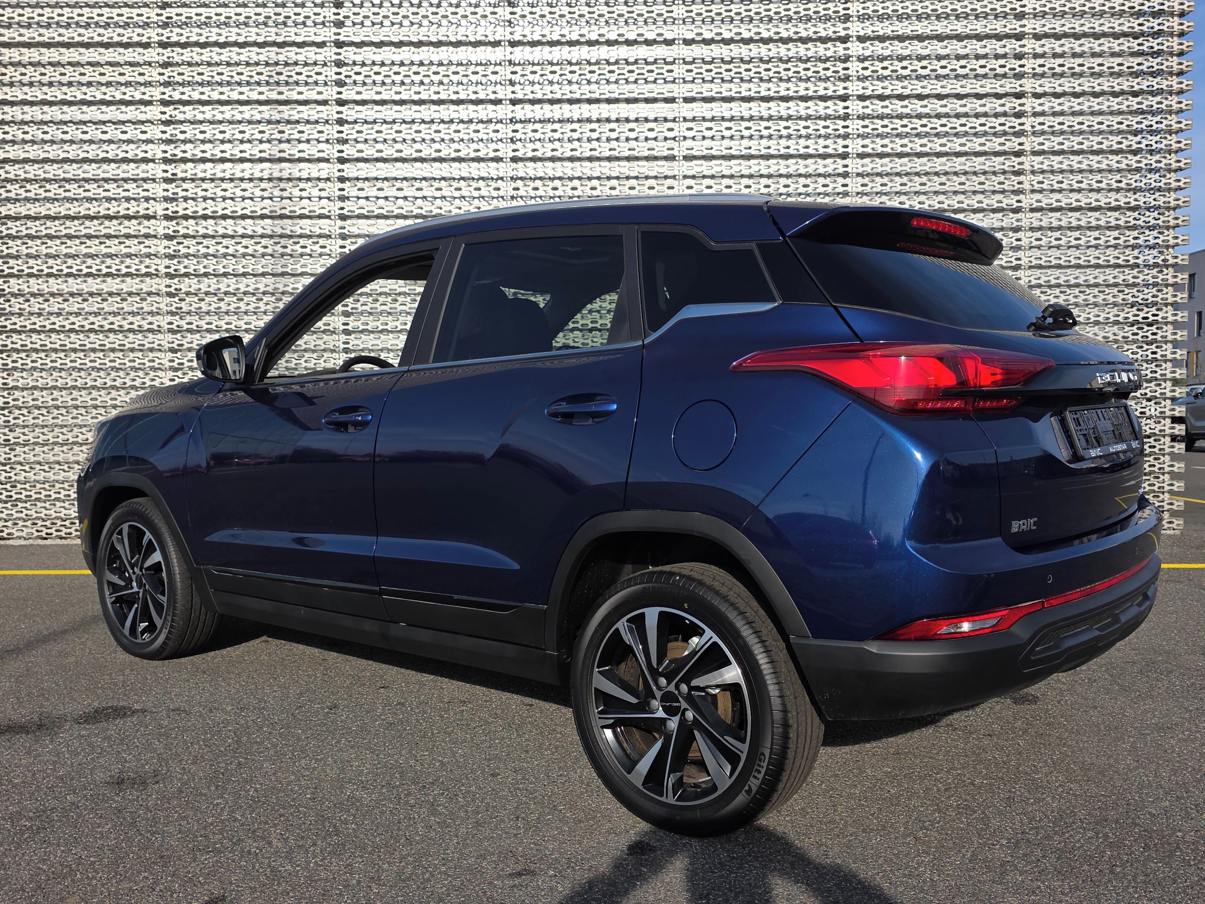 BAIC X3, LUXURY 1,5T 100kW CVT 4x2 - fotka 3