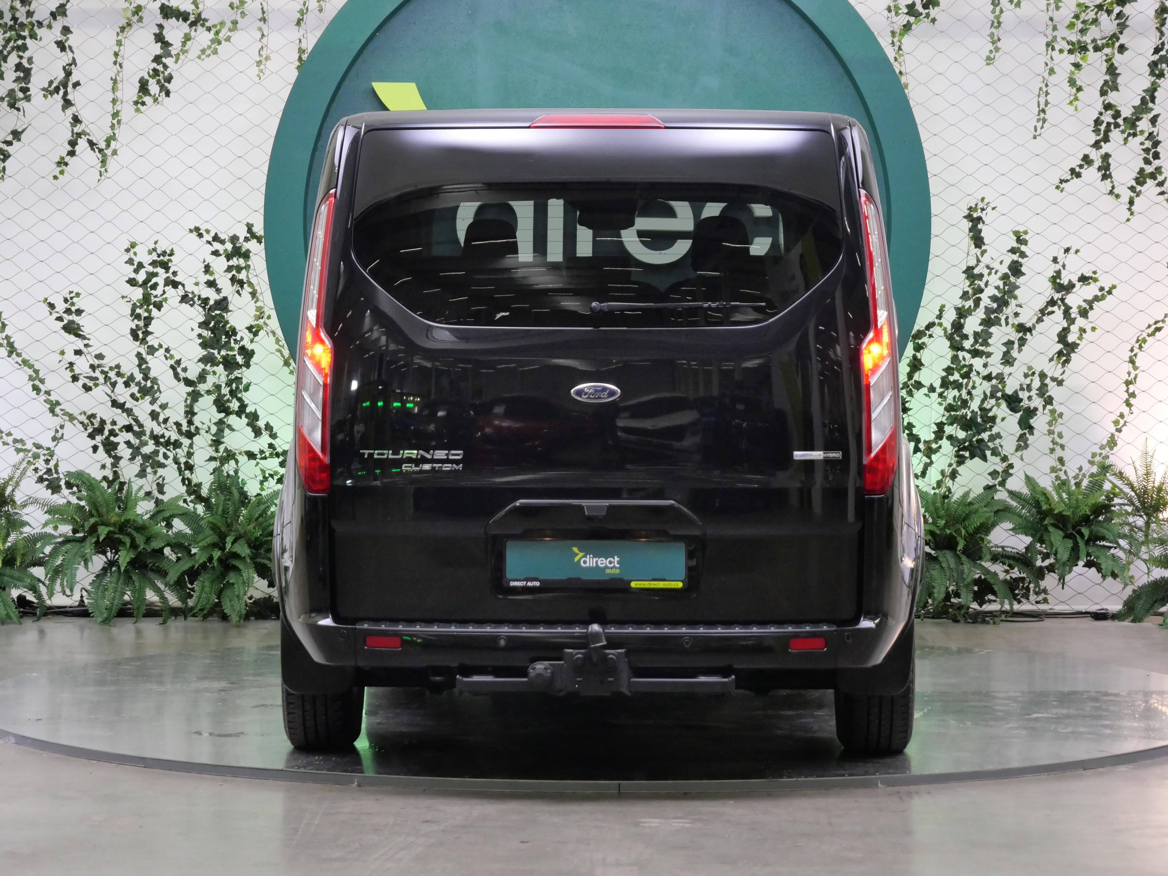 Ford Tourneo Custom, 2.0 EcoBlue 110 kW Titanium L2 - fotka 6