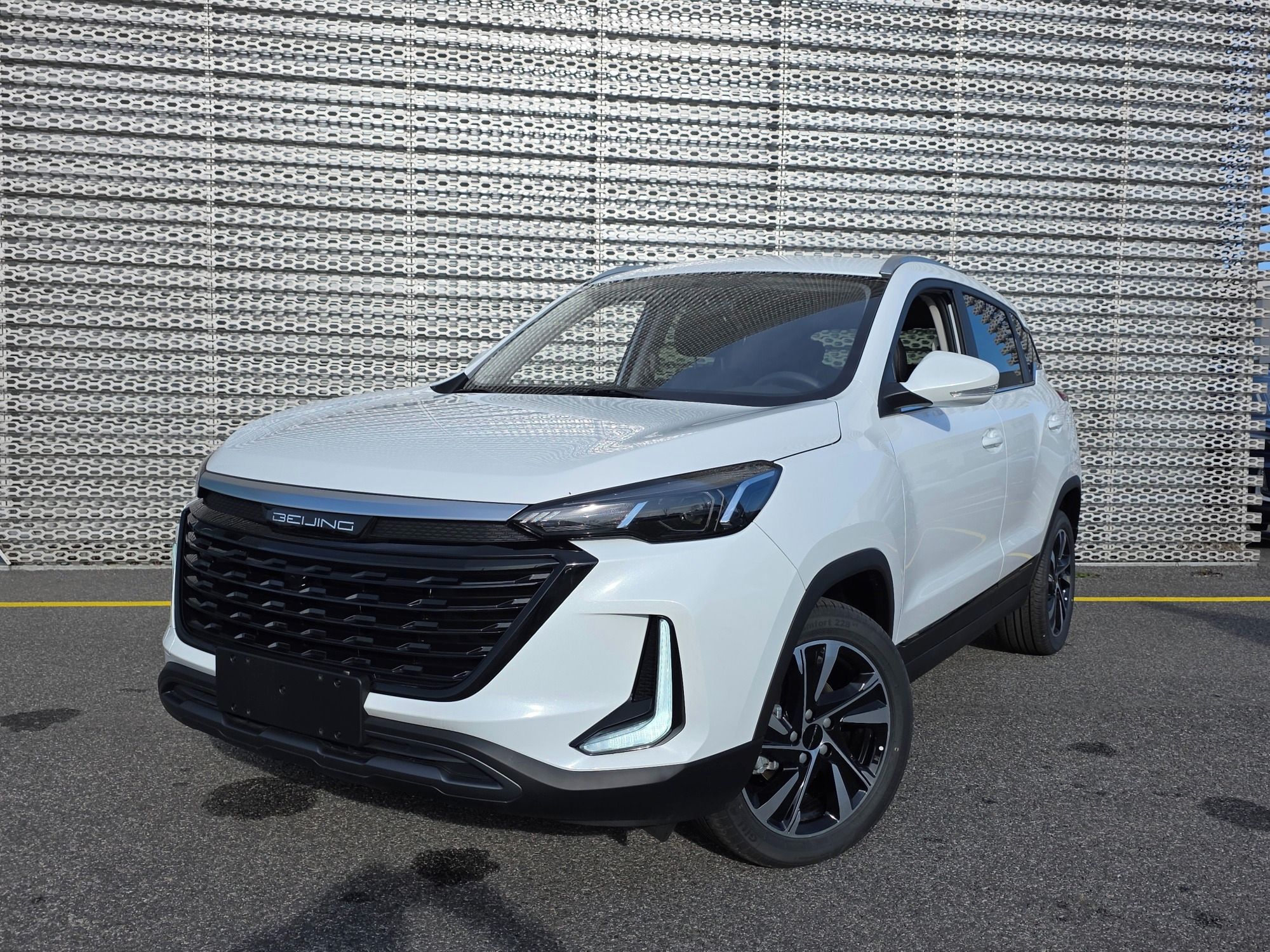 BAIC X3, LUXURY 1,5T 100kW 6/MT 4x2