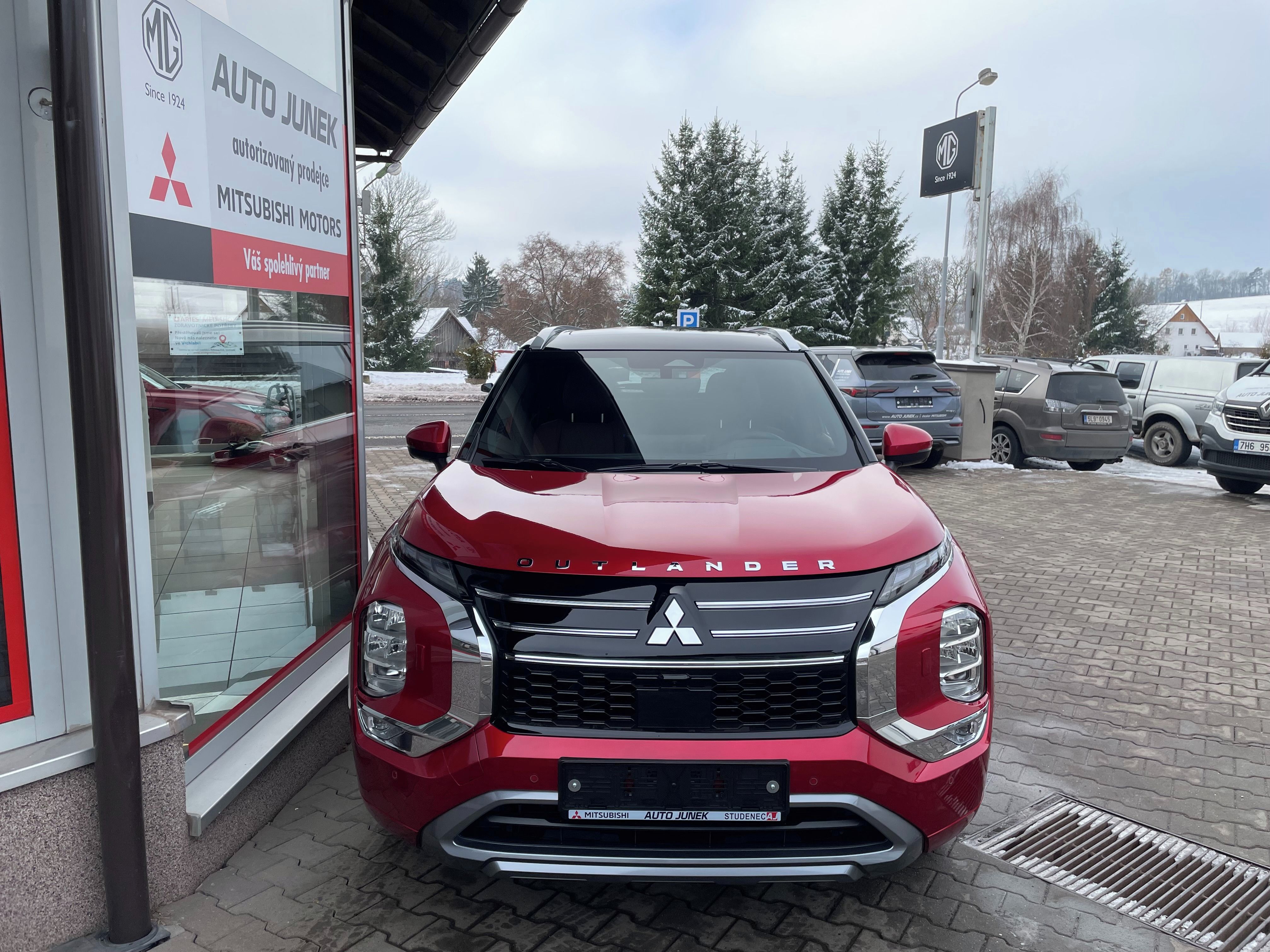 Mitsubishi Outlander, 2.4 PHEV INSTYLE PREMIUM - fotka 5