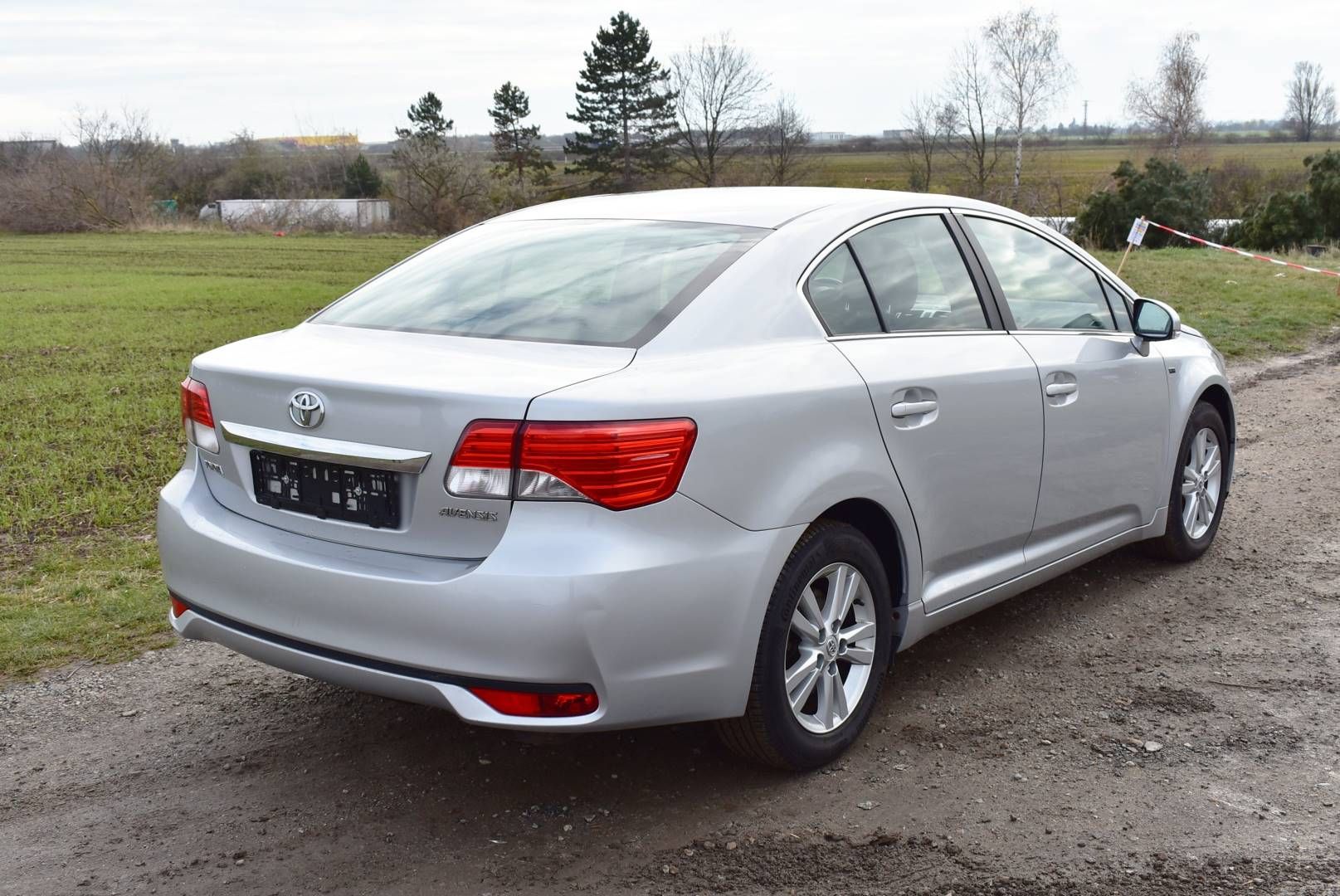 Toyota Avensis, 1,8 16V NAVI,1.MAJ,TOP SLEVA - fotka 4