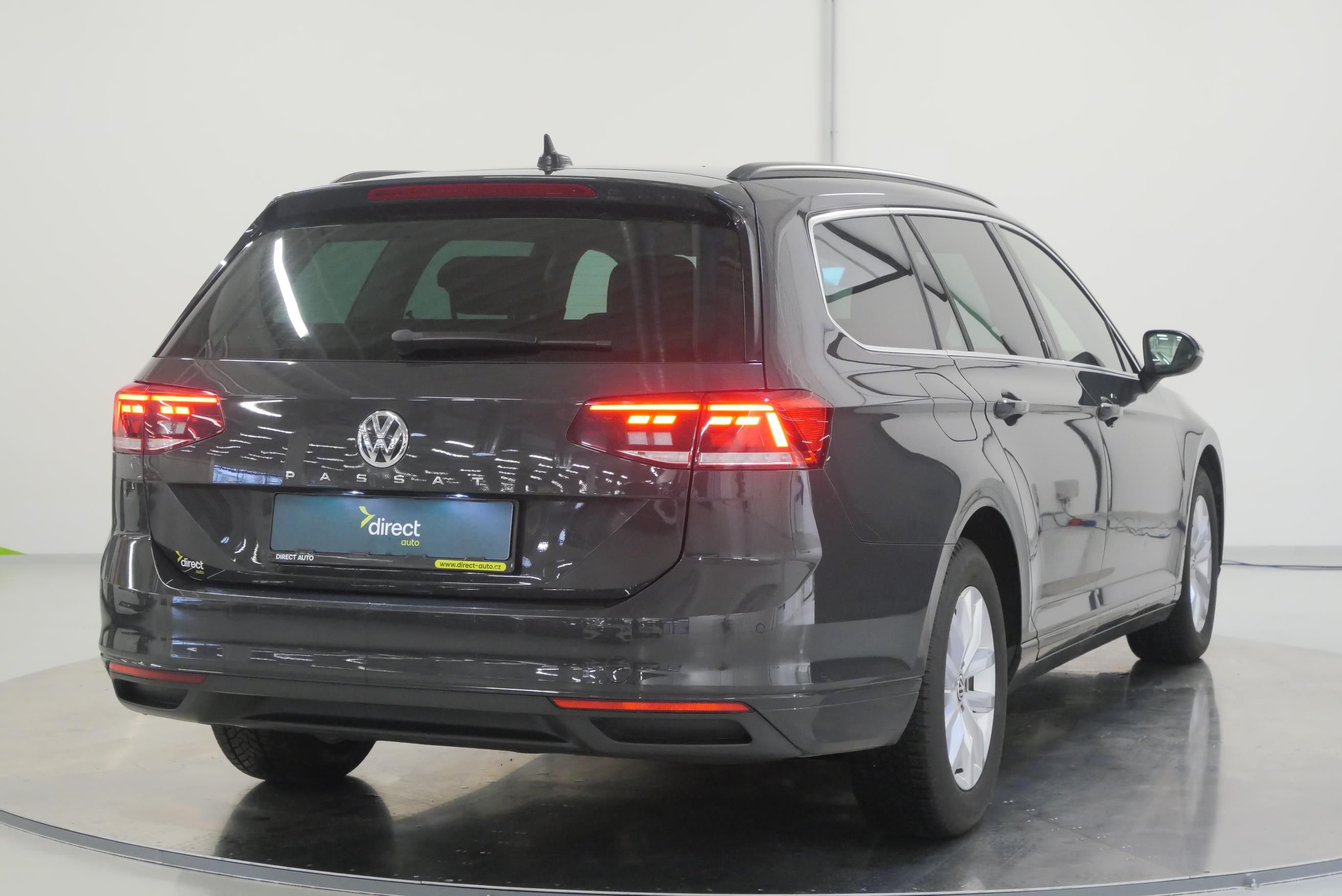 Volkswagen Passat, 2.0 TDI 110 kW DSG Business - fotka 2