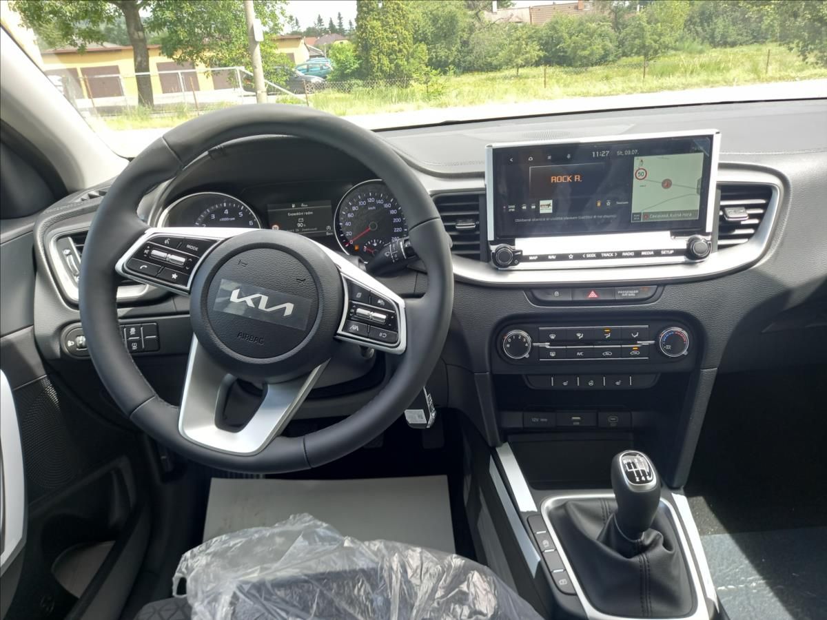 Kia Cee´d, 1,5 T-GDi 7DCT Spin 2025 - fotka 5