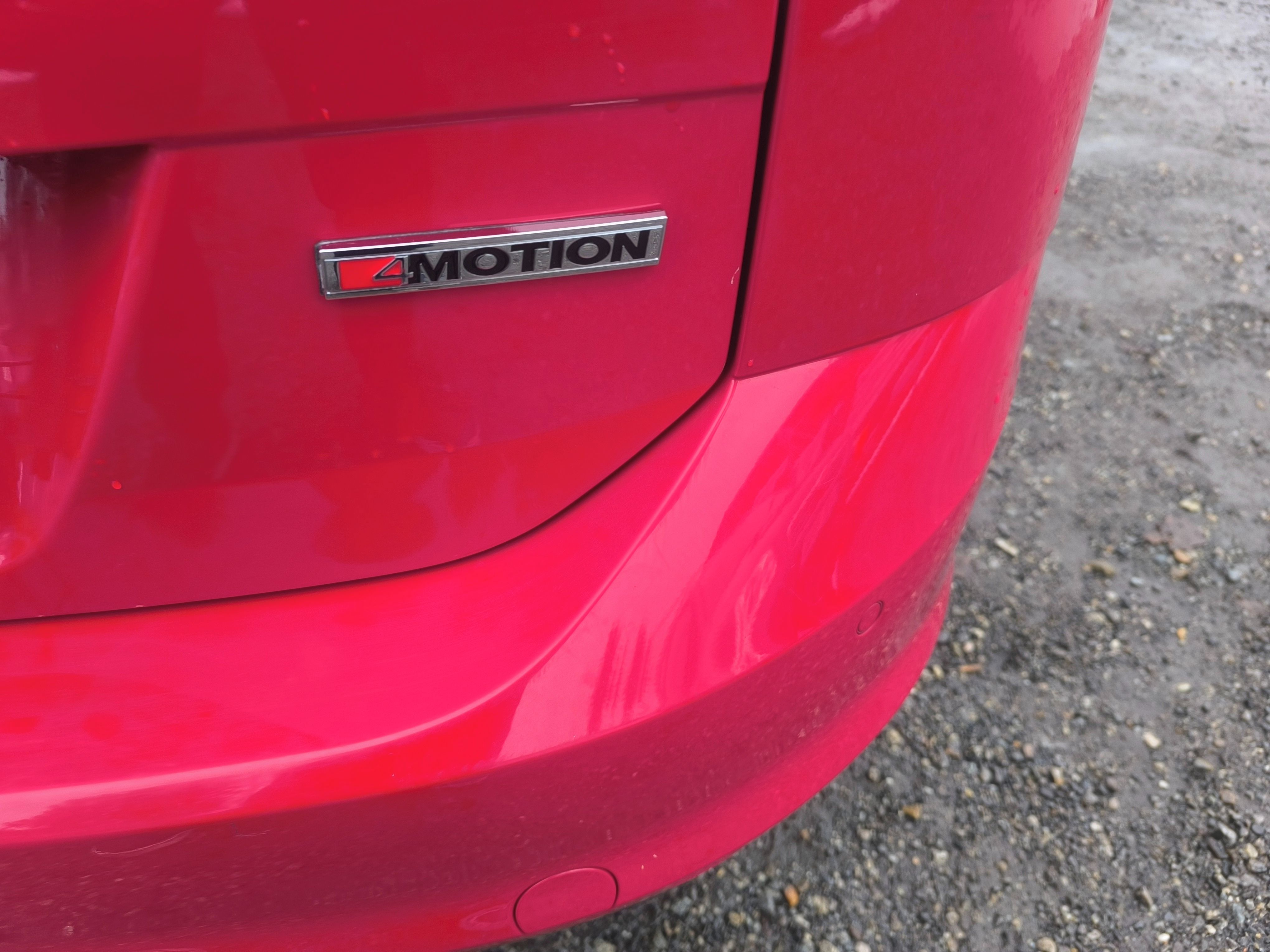 Volkswagen Golf, 2.0TDI4X4,VÝBAVA,KRÁSNÝ,SERVIS - fotka 6