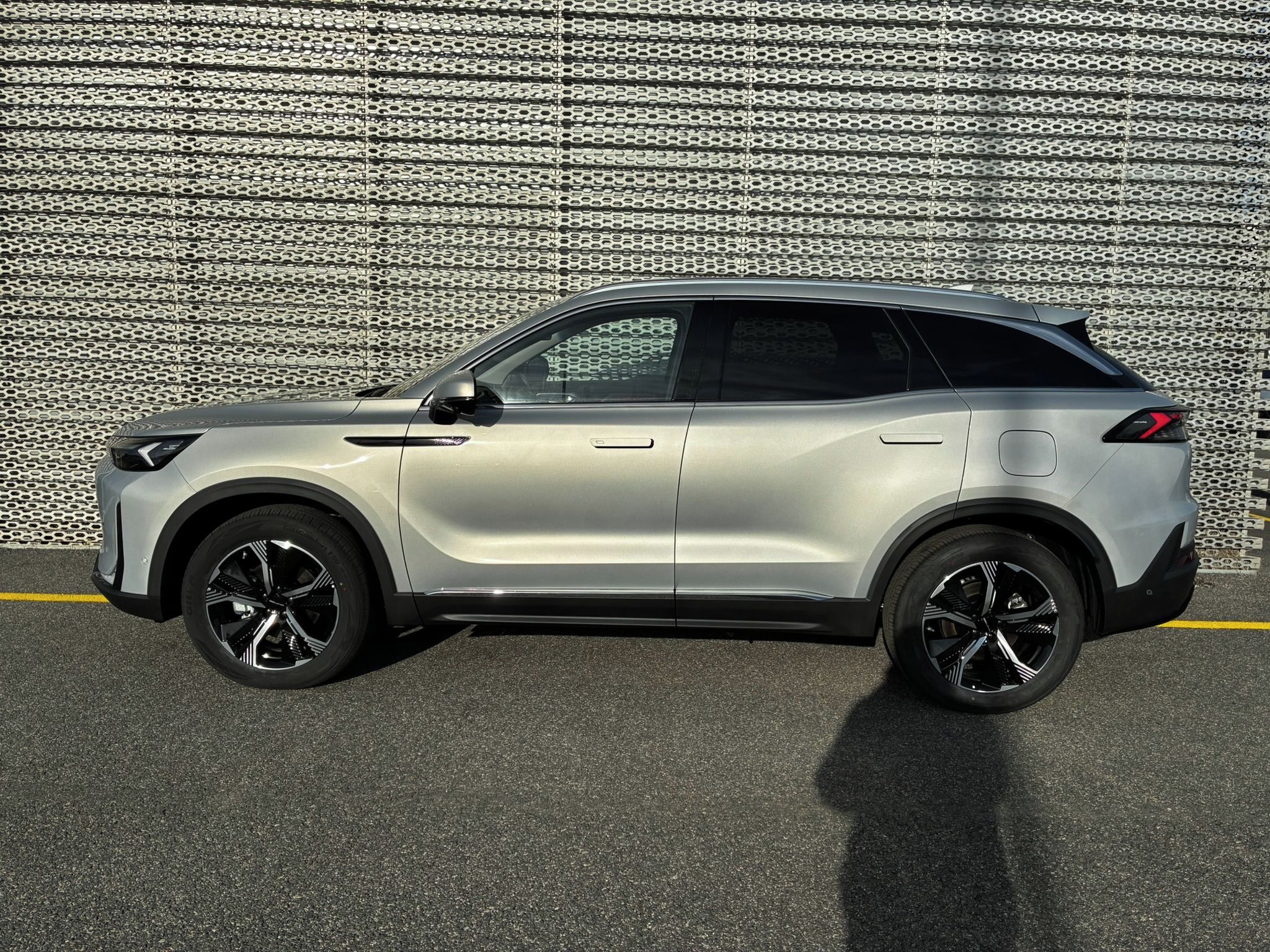 BAIC X7, 1,5T 130kW LUXURY 7DCT 4x2 - fotka 2