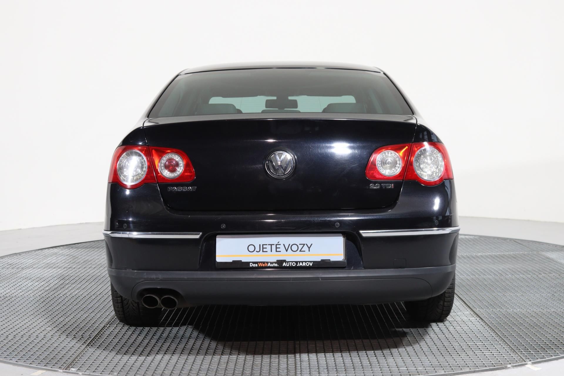 Volkswagen Passat, Limousine Highline 2,0 TDI - fotka 6