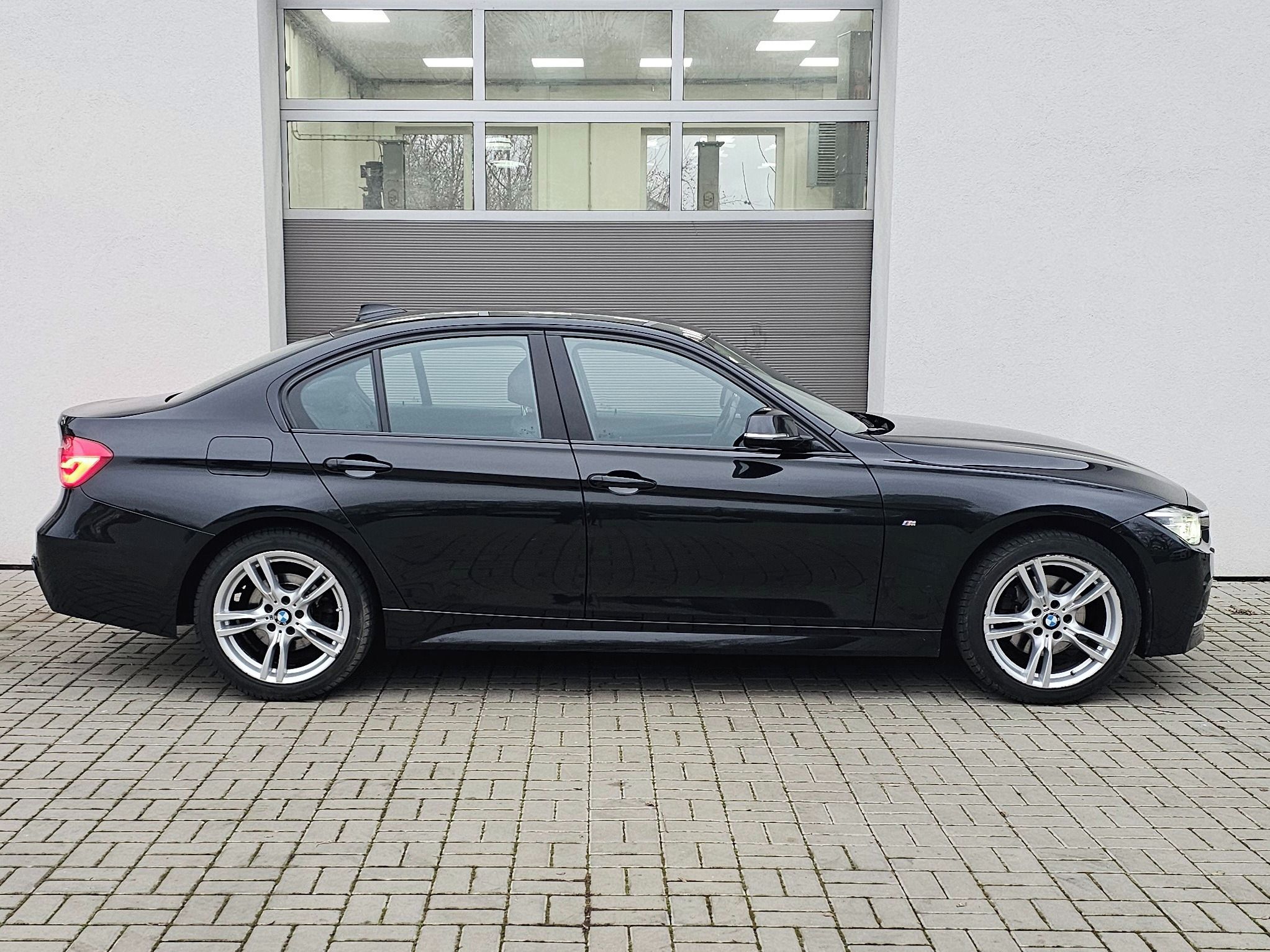 BMW Řada 3, 320D xDrive - fotka 5