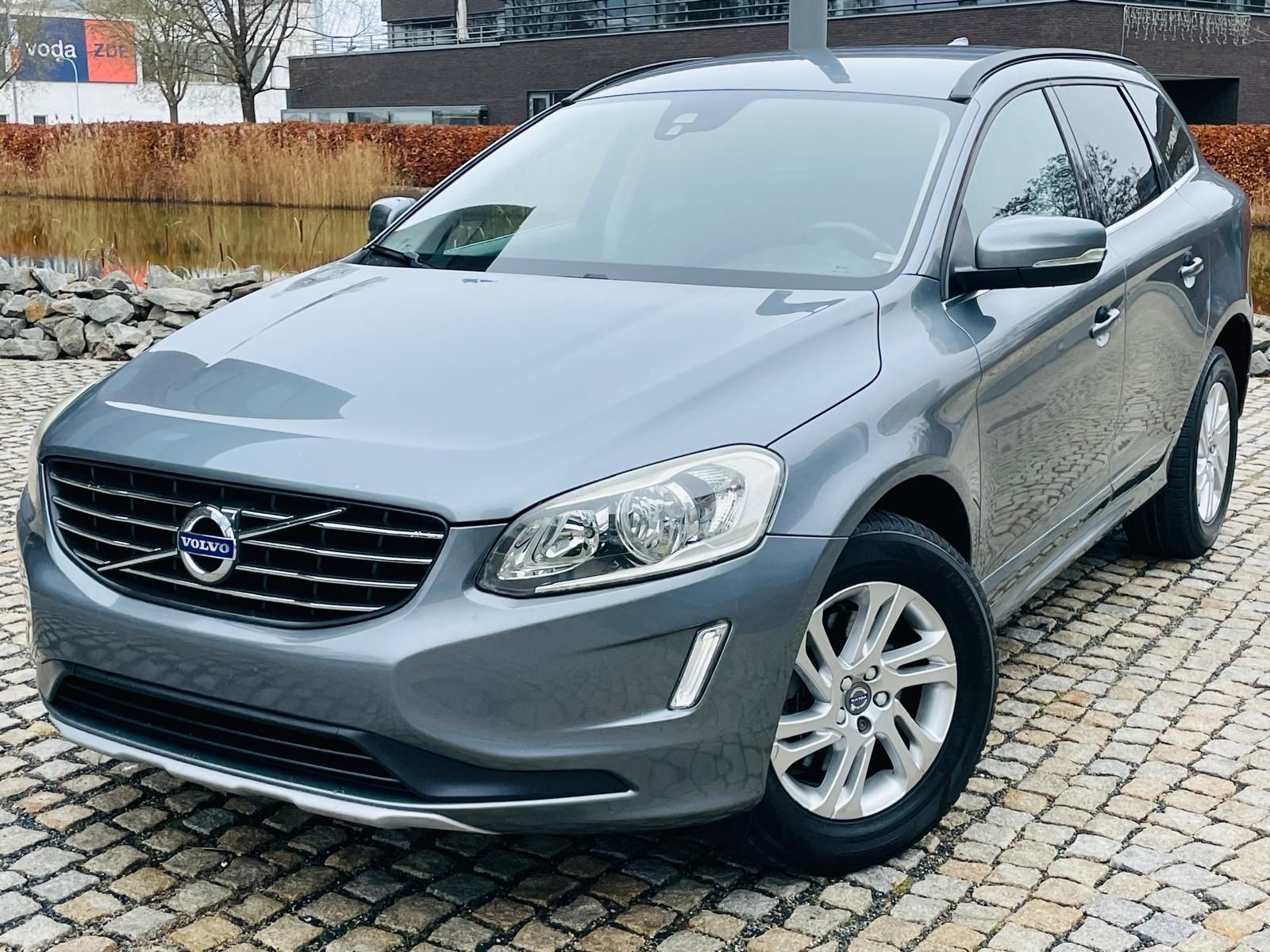 Volvo XC60, 2.4D 4x4 5V AUT 1.MAJ SERVISKA