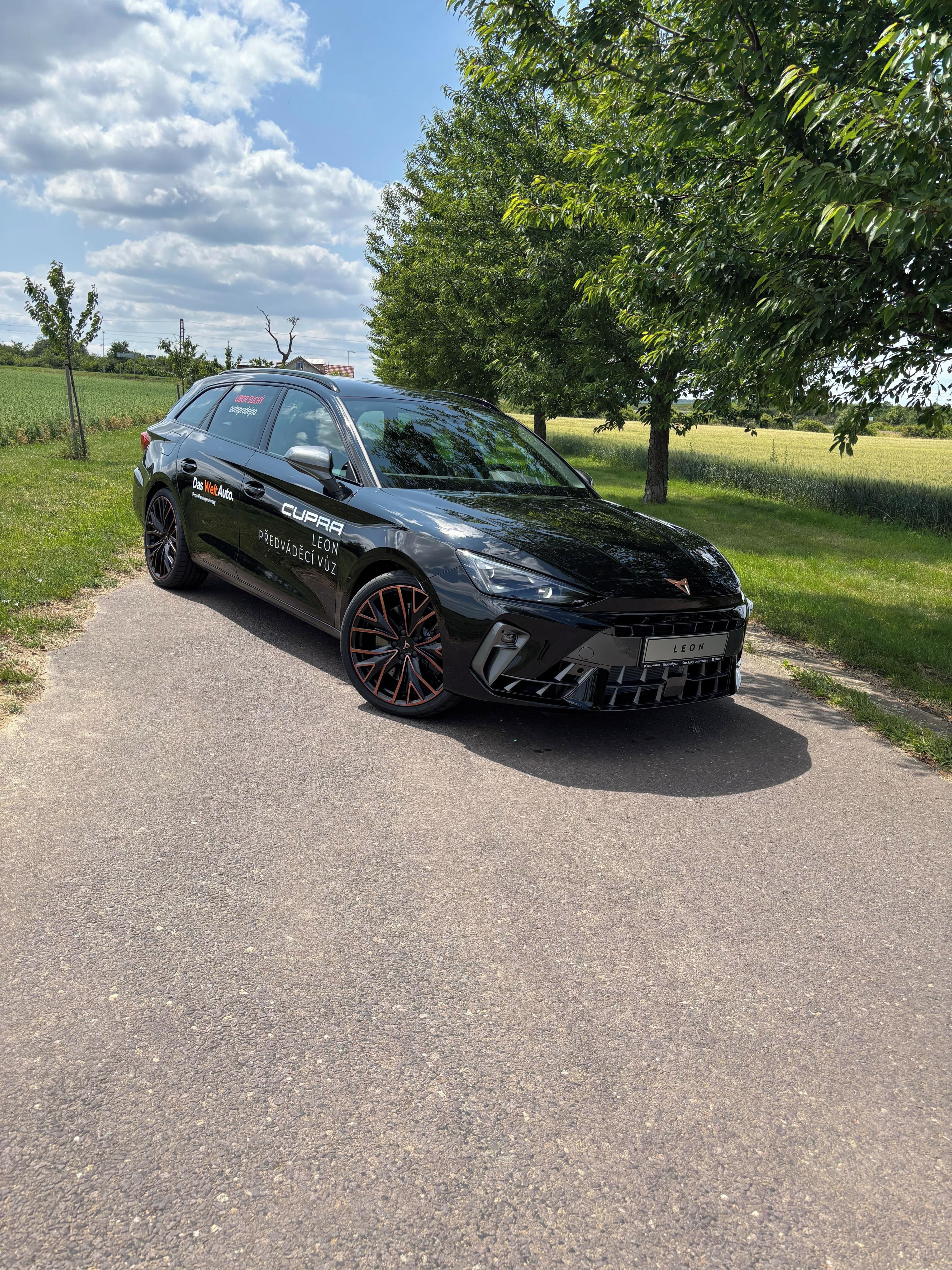 Cupra Leon, Leon SP VZ 2.0 TSI 333k DSG 4W - fotka 5
